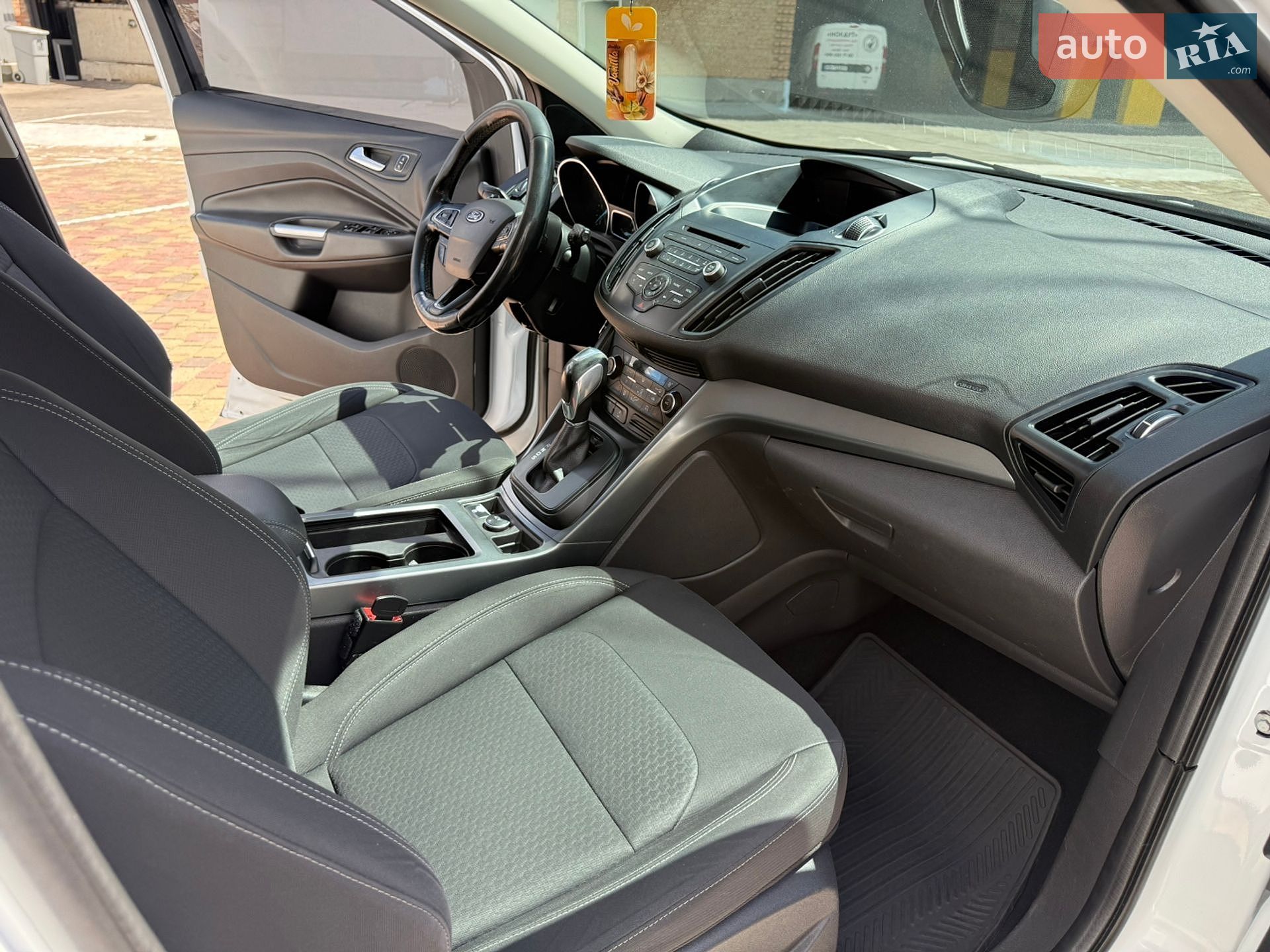 Ford Kuga 2017 VIN WF0AXXWPMAHC85252 фото оголошення 21 з 30