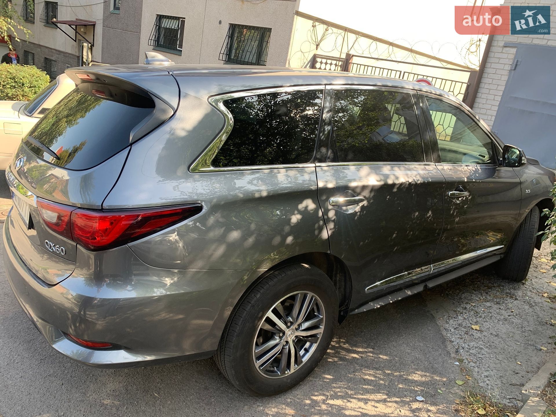 Infiniti QX60 2019 VIN 5N1DL0MMXKC567657 фото оголошення 3 з 8