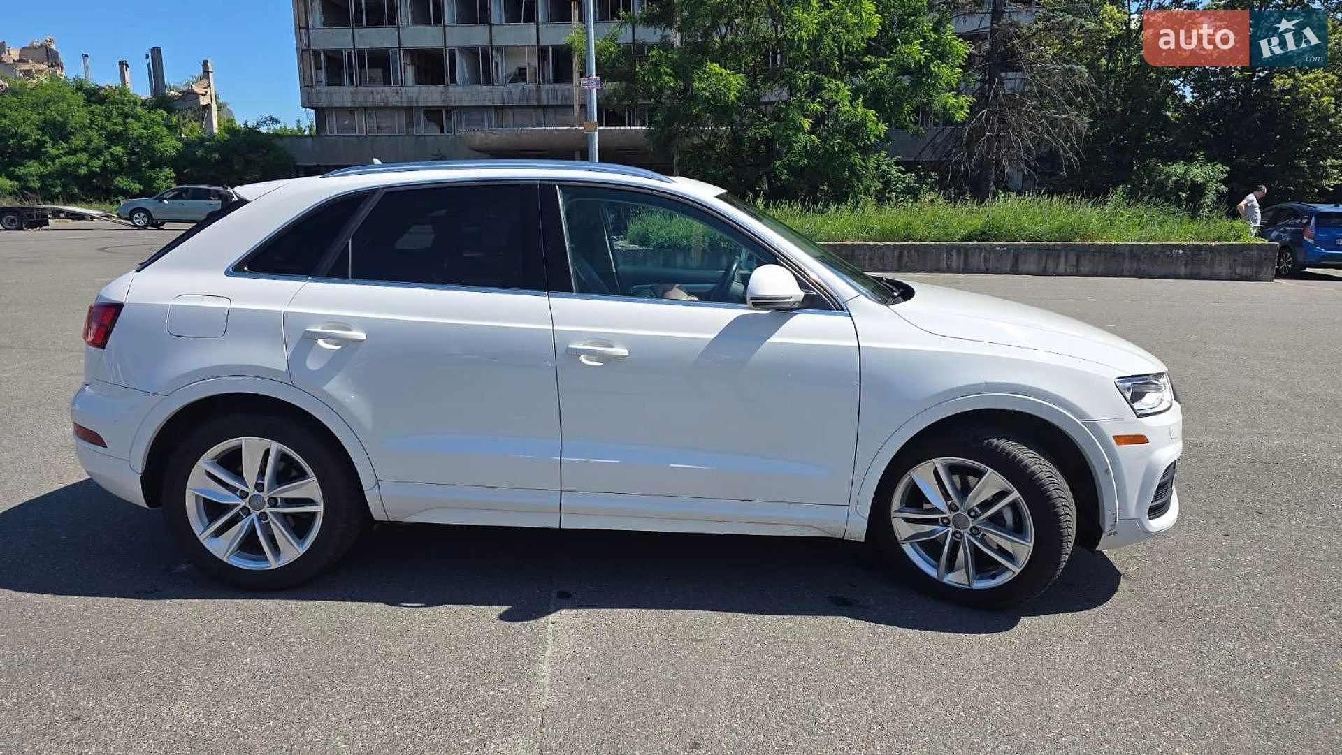 Audi Q3 2016 VIN WA1EFCFS4GR015051 фото оголошення 8 з 37