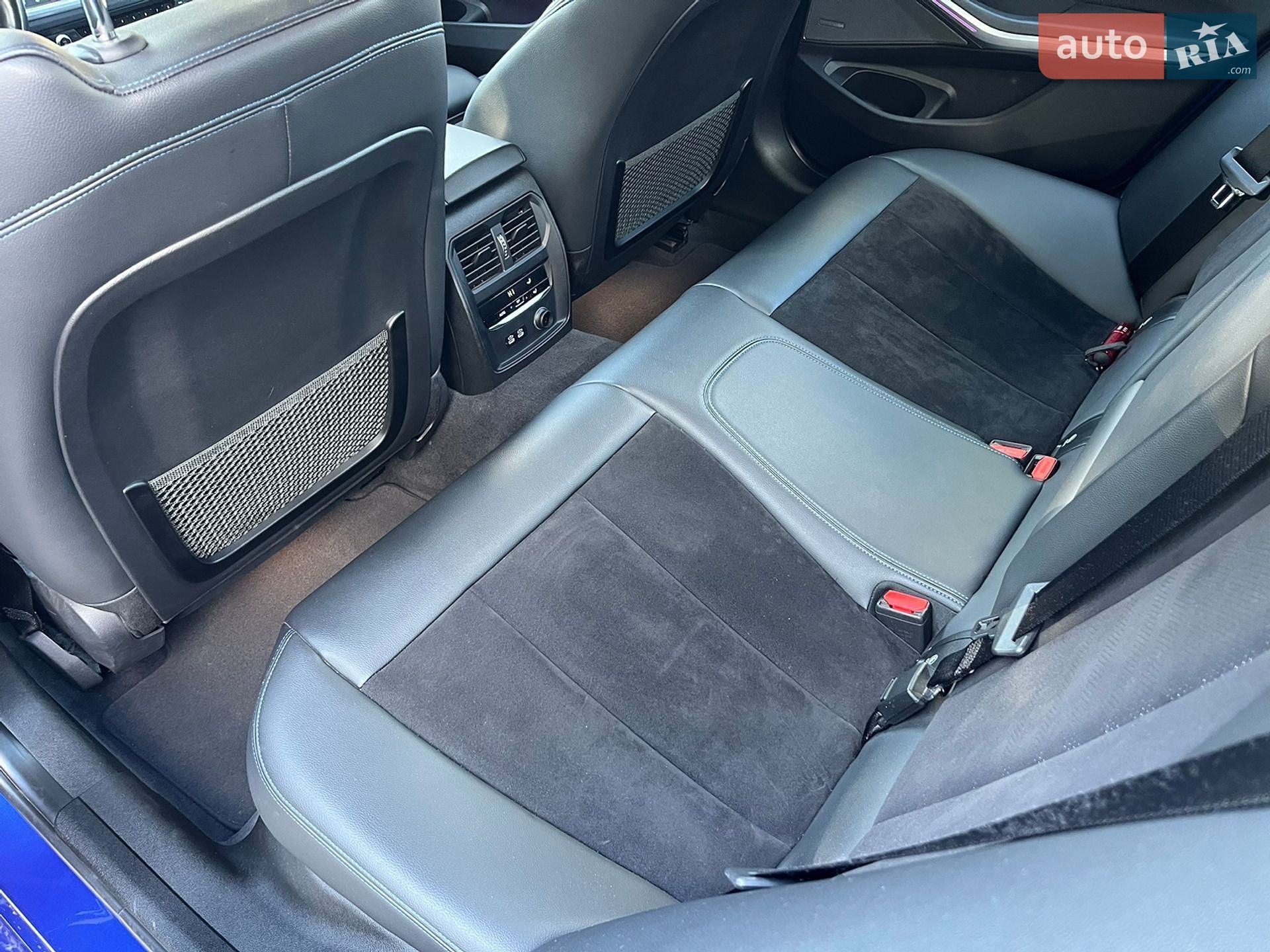 BMW 3 Series 2019 VIN WBA5V5106KAJ58565 фото оголошення 29 з 53
