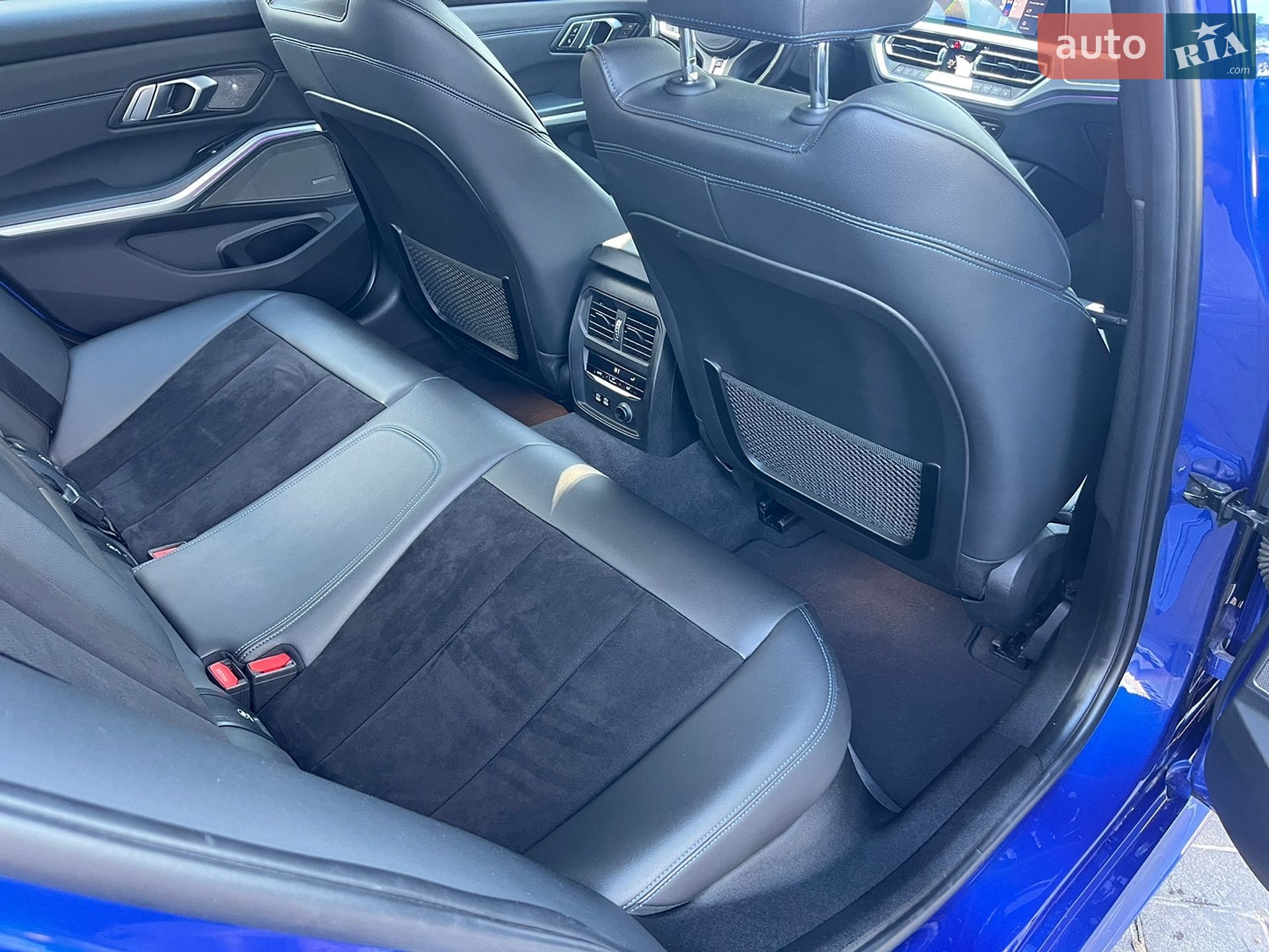 BMW 3 Series 2019 VIN WBA5V5106KAJ58565 фото оголошення 35 з 53