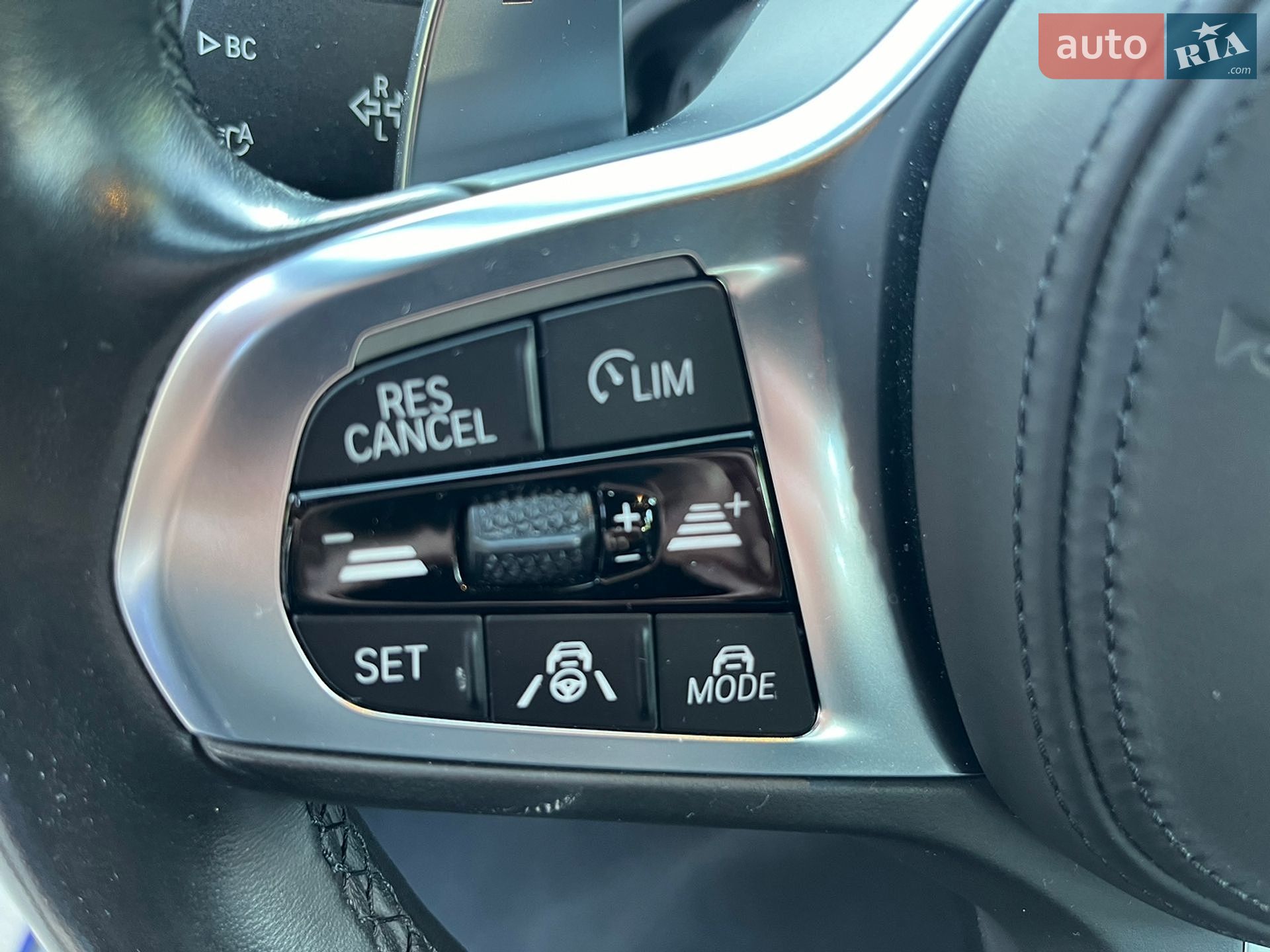 BMW 3 Series 2019 VIN WBA5V5106KAJ58565 фото оголошення 40 з 53