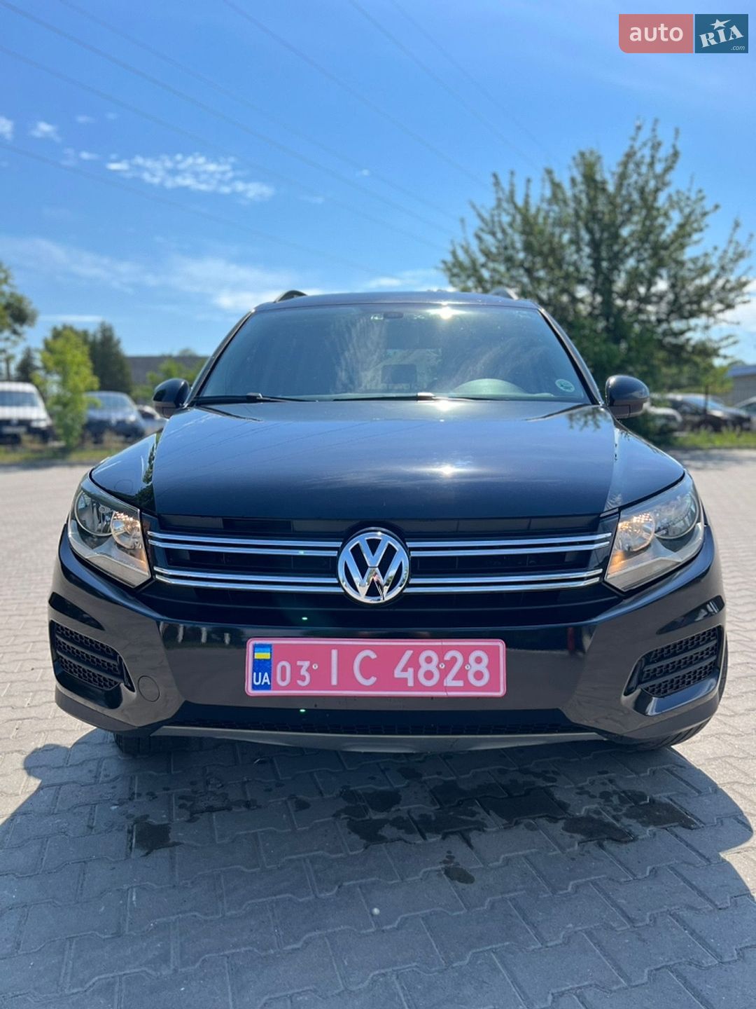 Volkswagen Tiguan 2017 VIN WVGAV7AX0HK001946 фото оголошення 9 з 16