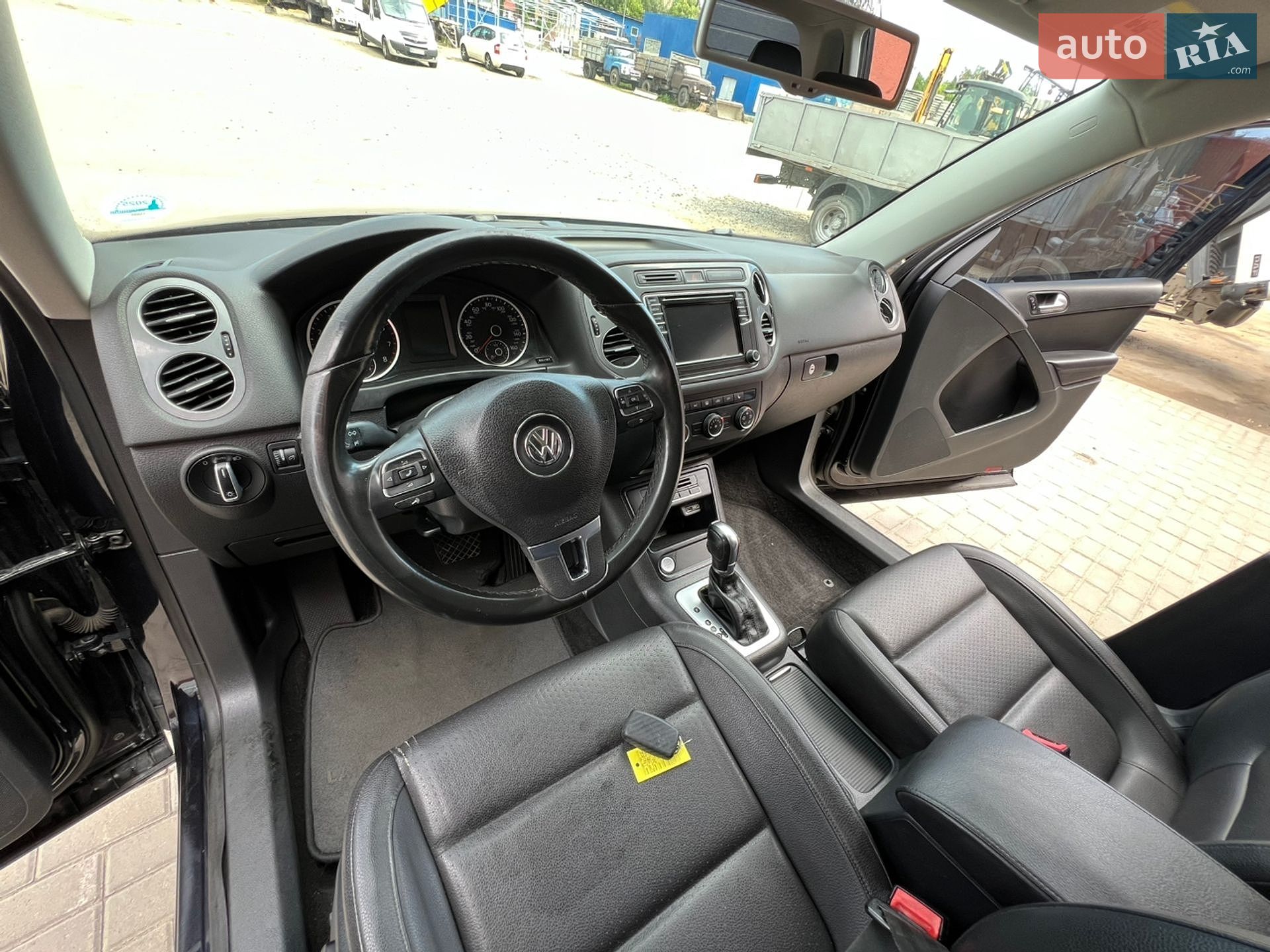 Volkswagen Tiguan 2017 VIN WVGAV7AX0HK001946 фото оголошення 10 з 16