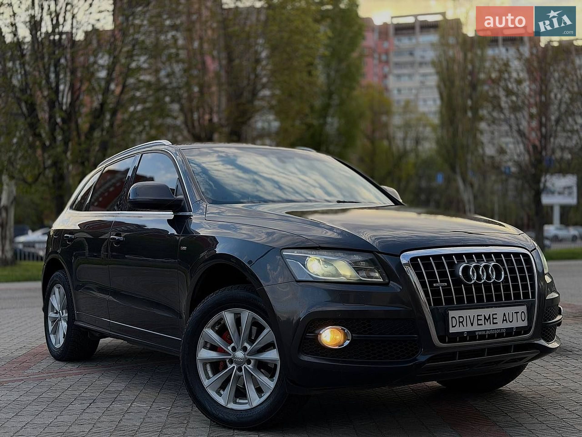 Audi Q5 2009 VIN WAUZZZ8R8AA045054 фото оголошення 2 з 31