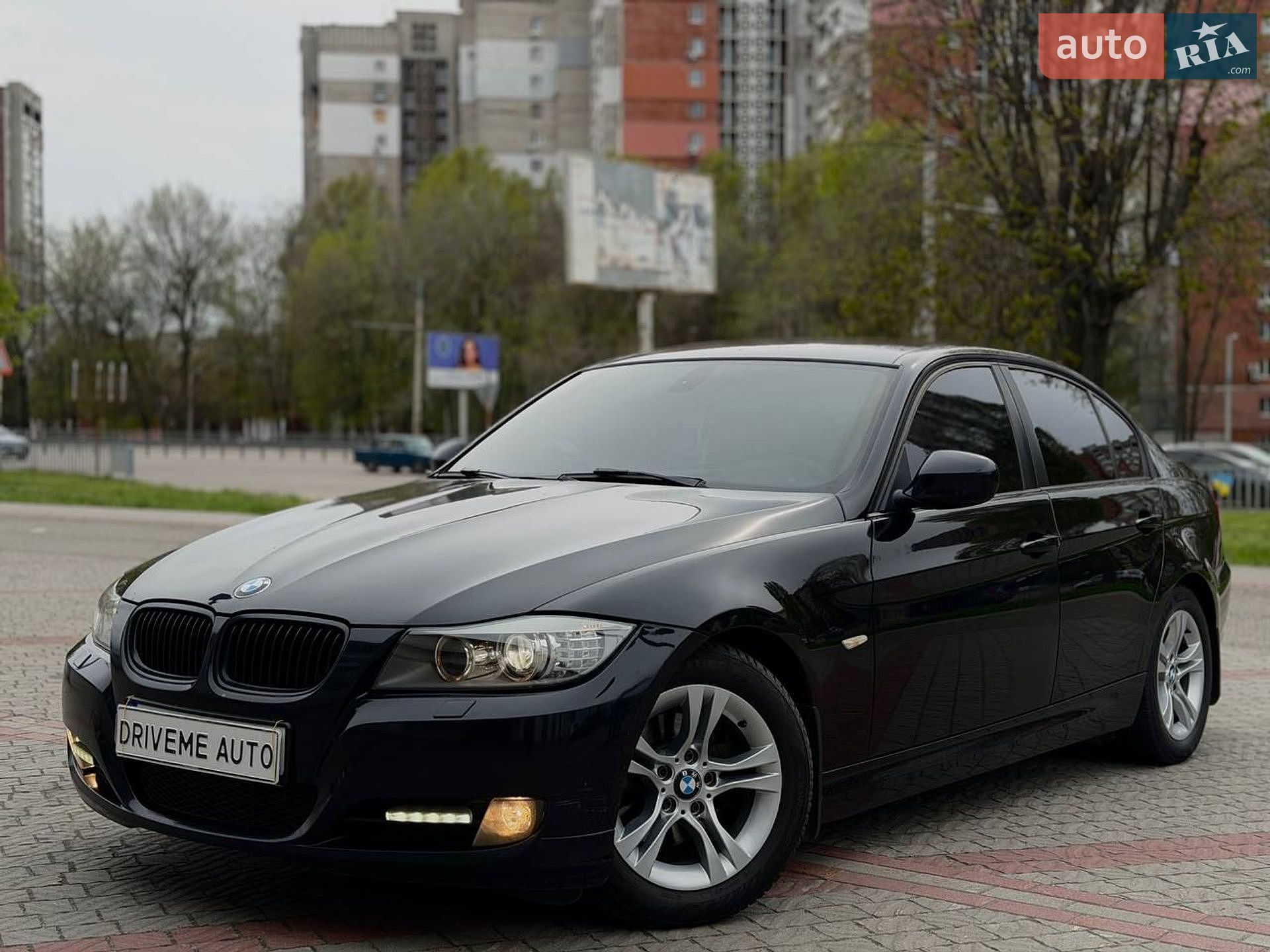 BMW 3 Series 2011 VIN WBAPG51060F059246 фото оголошення 3 з 31