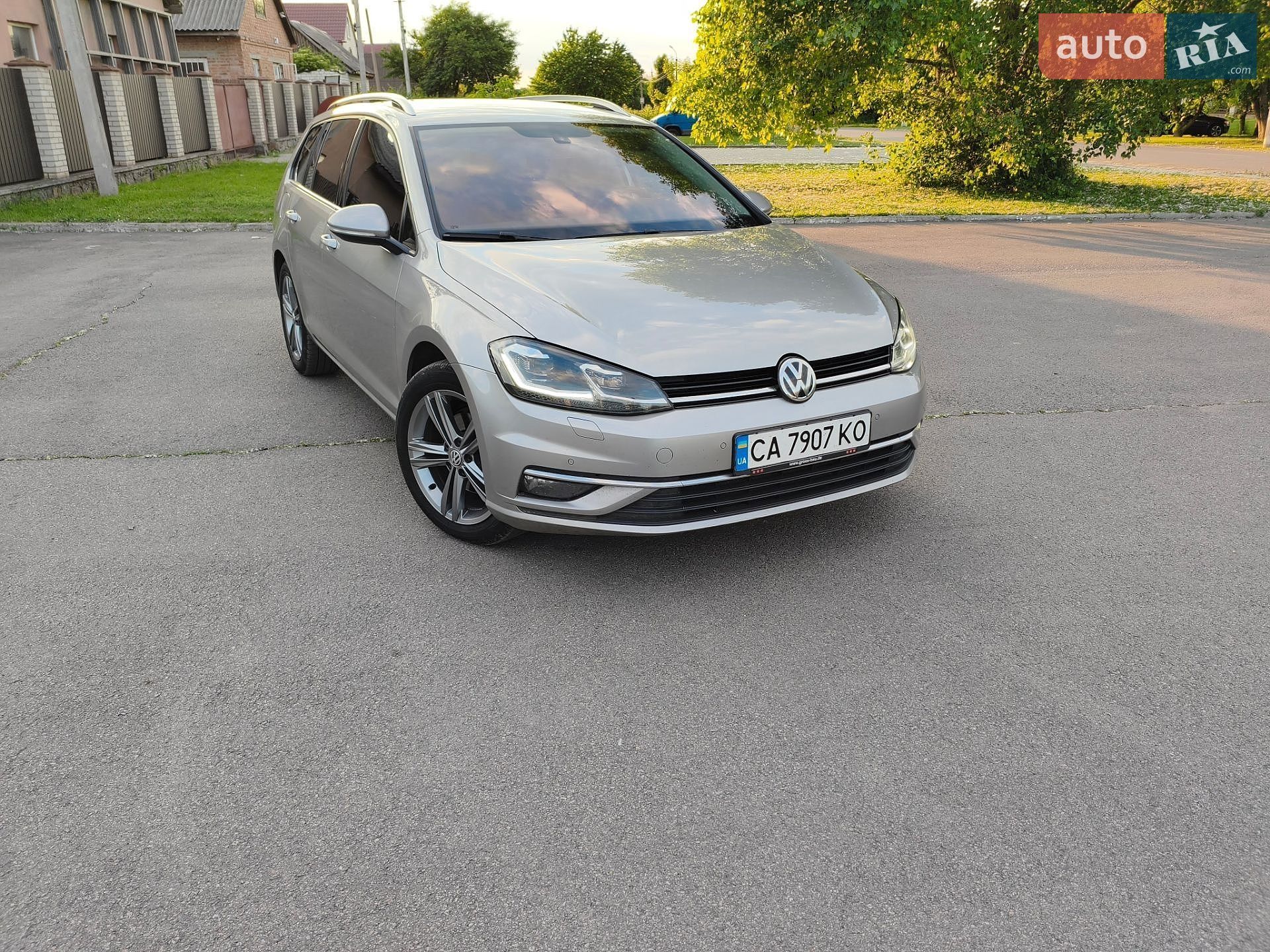 Volkswagen Golf 2017 VIN WVWZZZAUZJP531698 фото оголошення 2 з 21