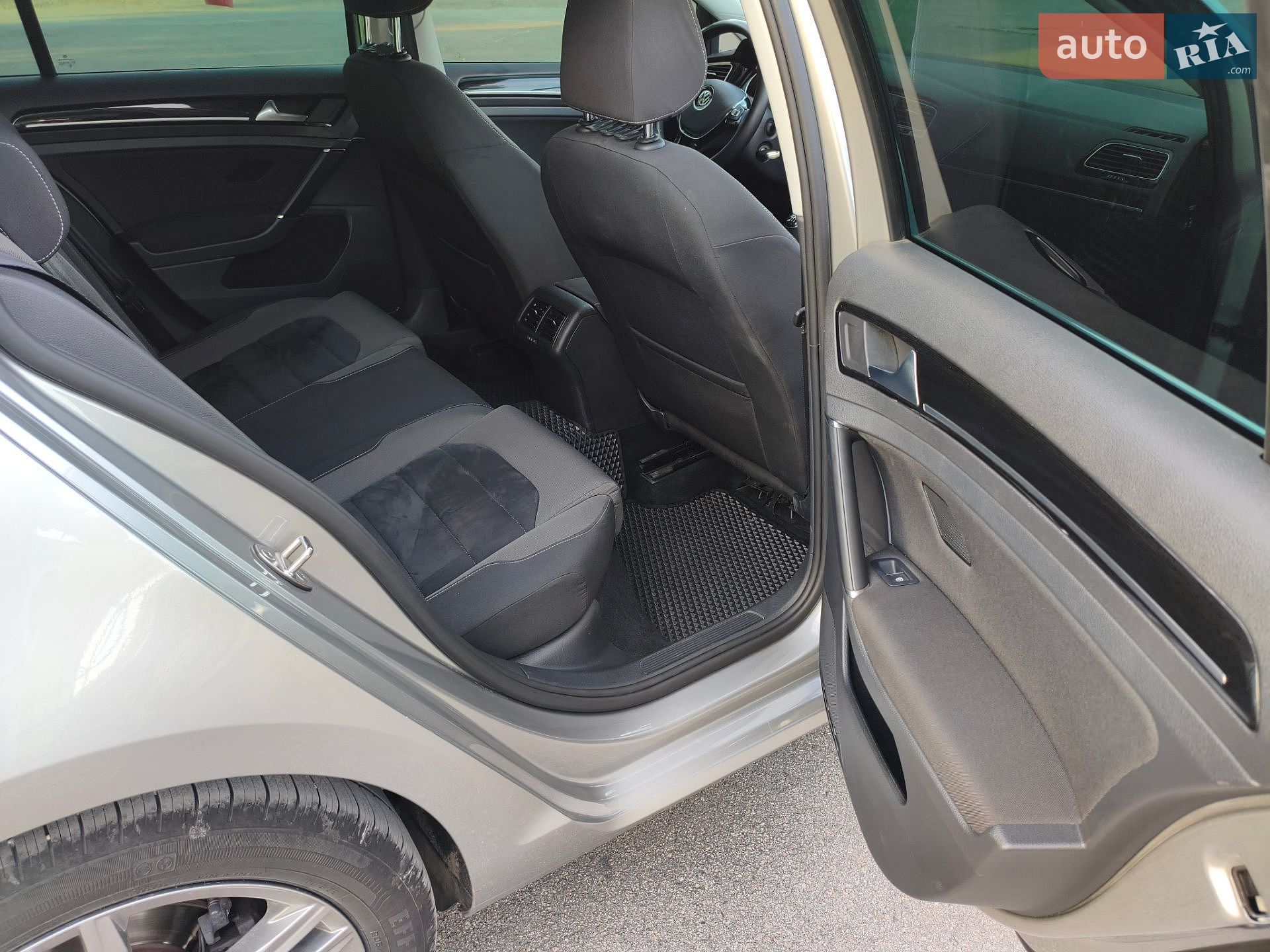 Volkswagen Golf 2017 VIN WVWZZZAUZJP531698 фото оголошення 13 з 21