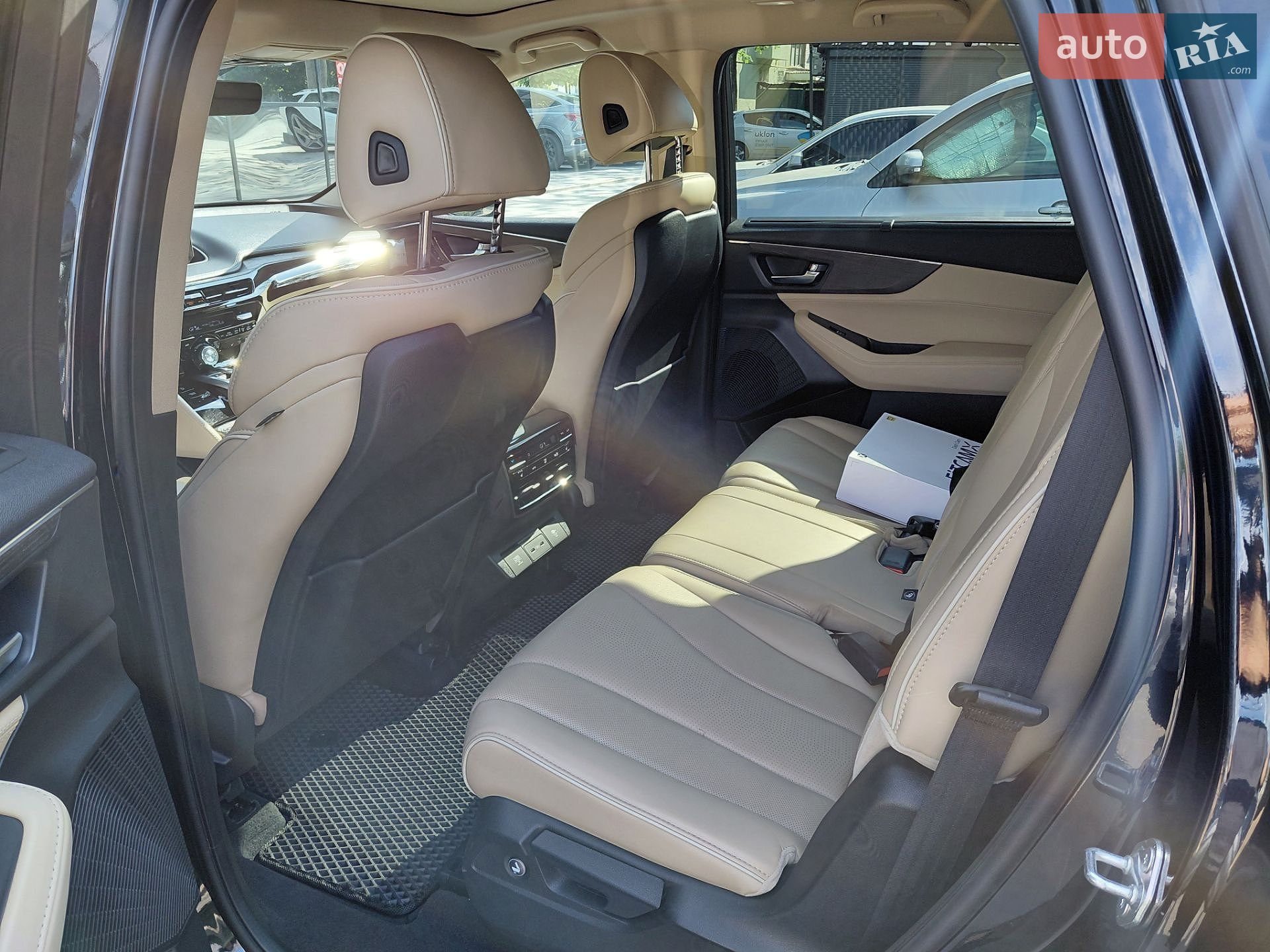 Acura MDX 2023 VIN 5J8YE1H82PL027800 фото оголошення 11 з 19
