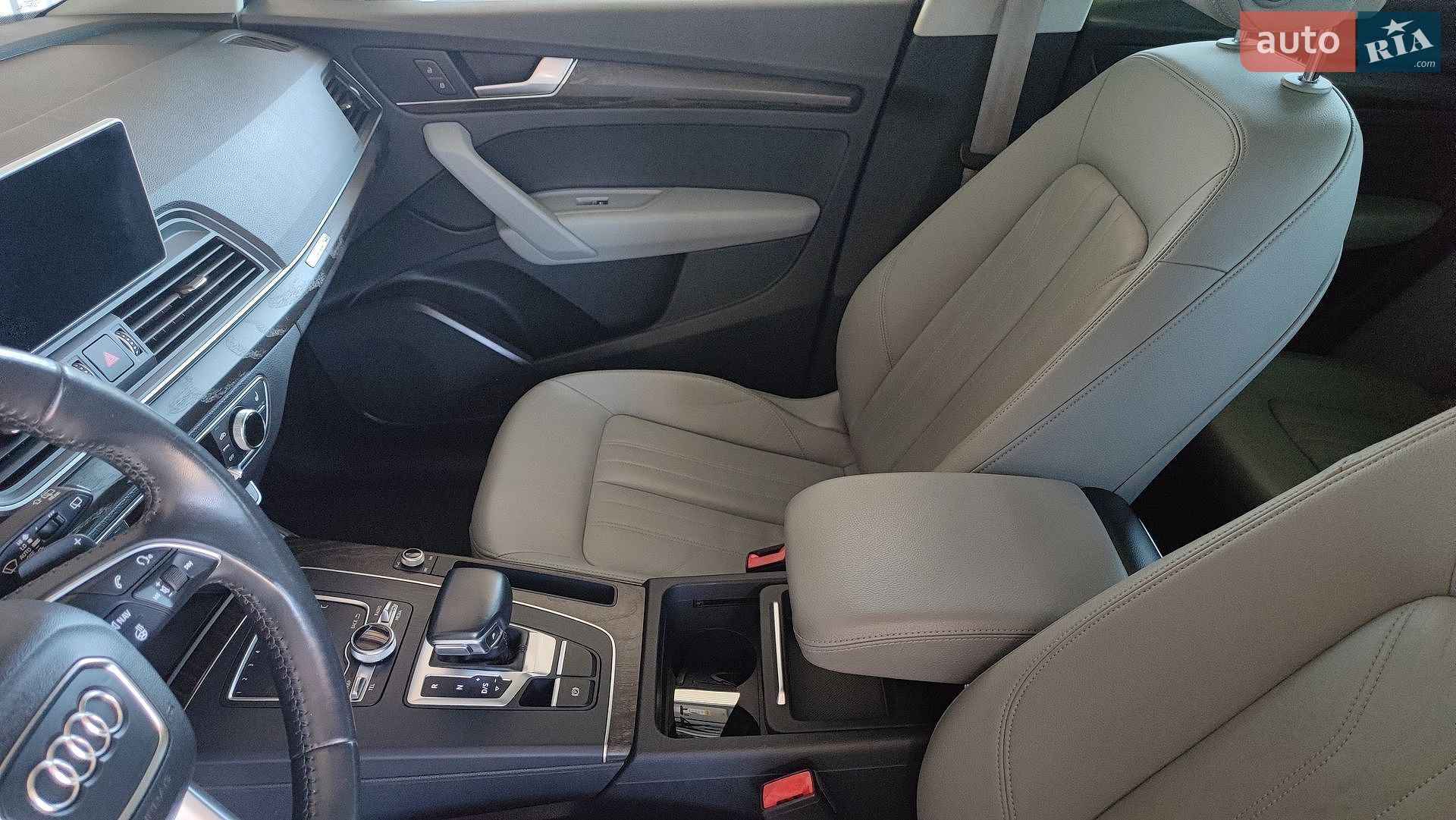 Audi Q5 2018 VIN WA1BNAFY1J2208191 фото оголошення 30 з 52