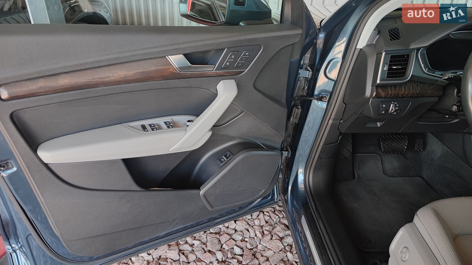 Audi Q5 2018 VIN WA1BNAFY1J2208191 фото оголошення 32 з 52