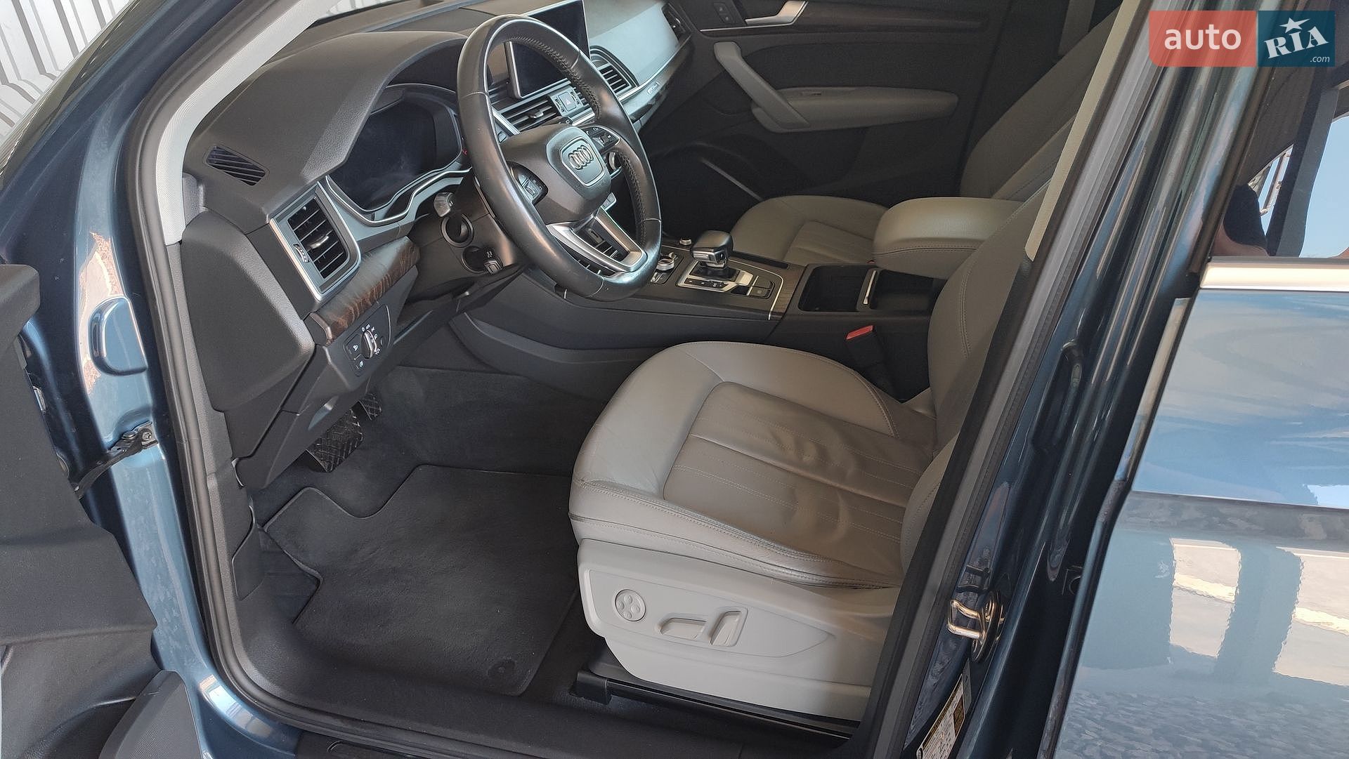 Audi Q5 2018 VIN WA1BNAFY1J2208191 фото оголошення 37 з 52
