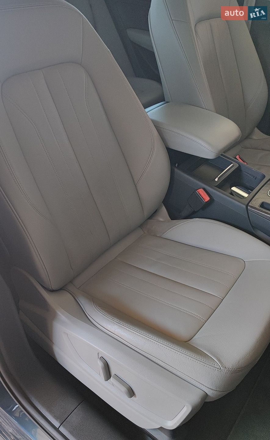 Audi Q5 2018 VIN WA1BNAFY1J2208191 фото оголошення 39 з 52