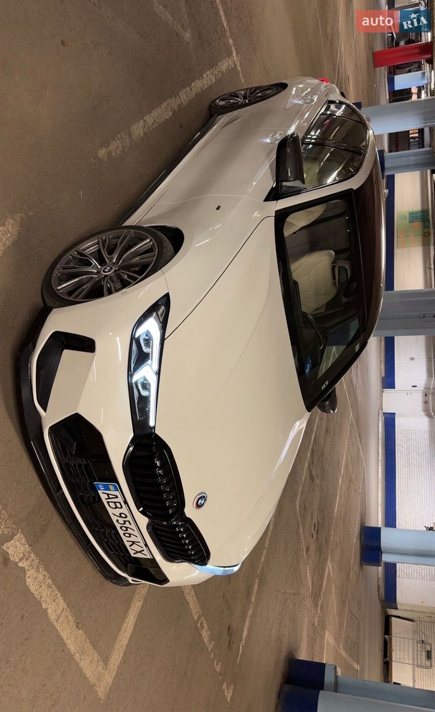BMW 3 Series 2019 VIN 3MW5R1J58K8B01126 фото оголошення 6 з 19