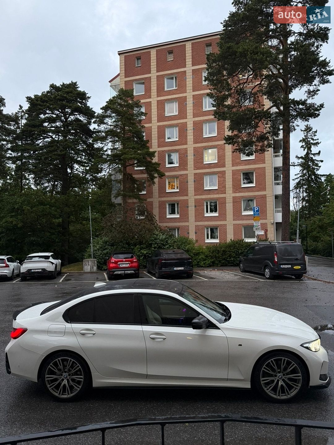 BMW 3 Series 2019 VIN 3MW5R1J58K8B01126 фото оголошення 16 з 19