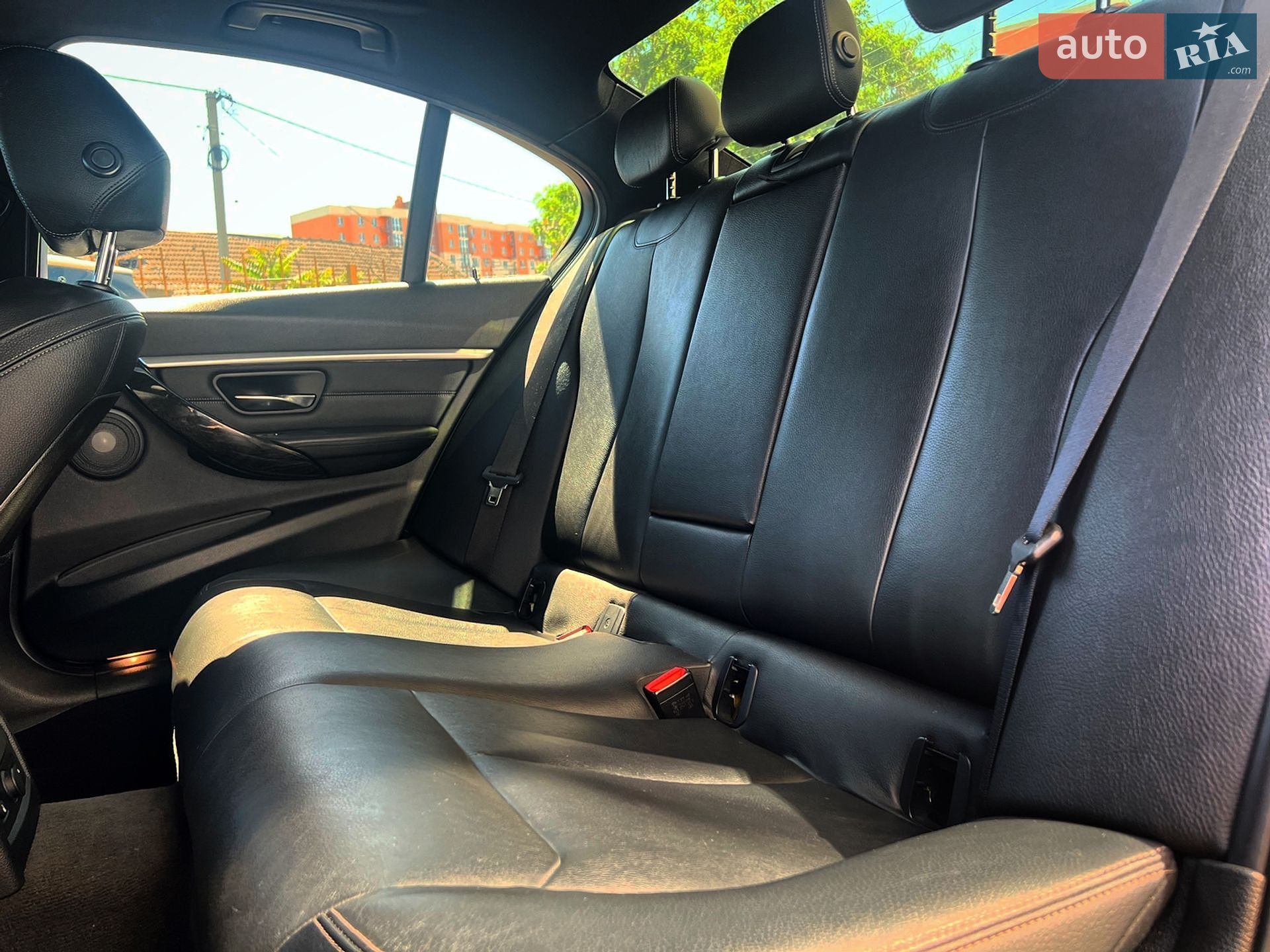 BMW 3 Series 2016 VIN WBA8B7G55GNT95407 фото оголошення 16 з 26