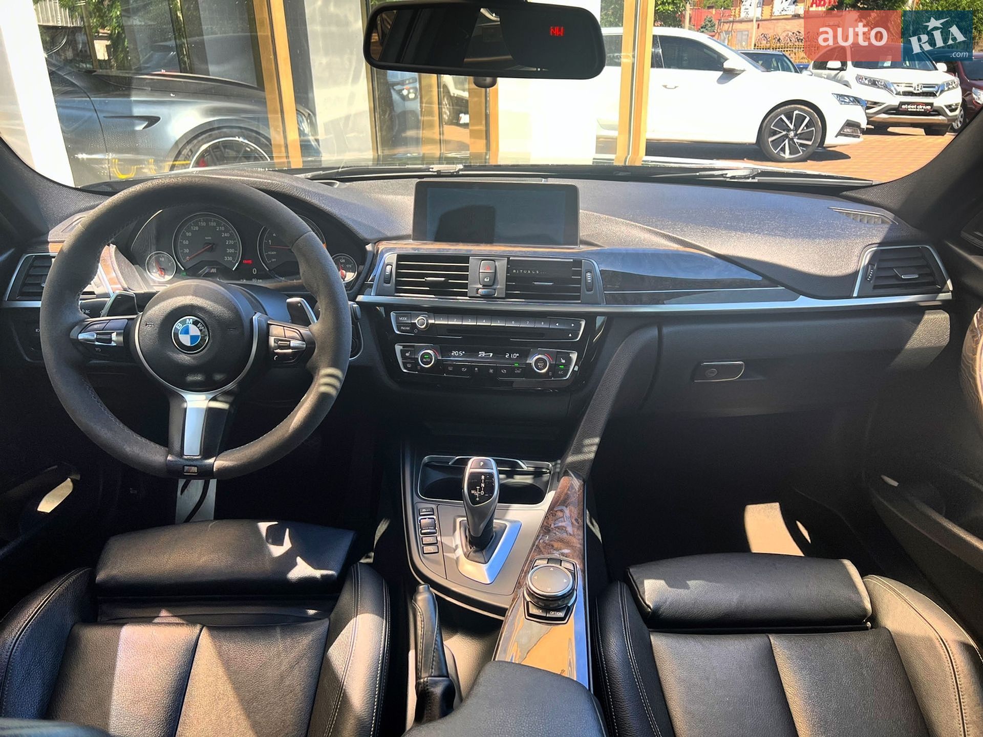 BMW 3 Series 2016 VIN WBA8B7G55GNT95407 фото оголошення 18 з 26