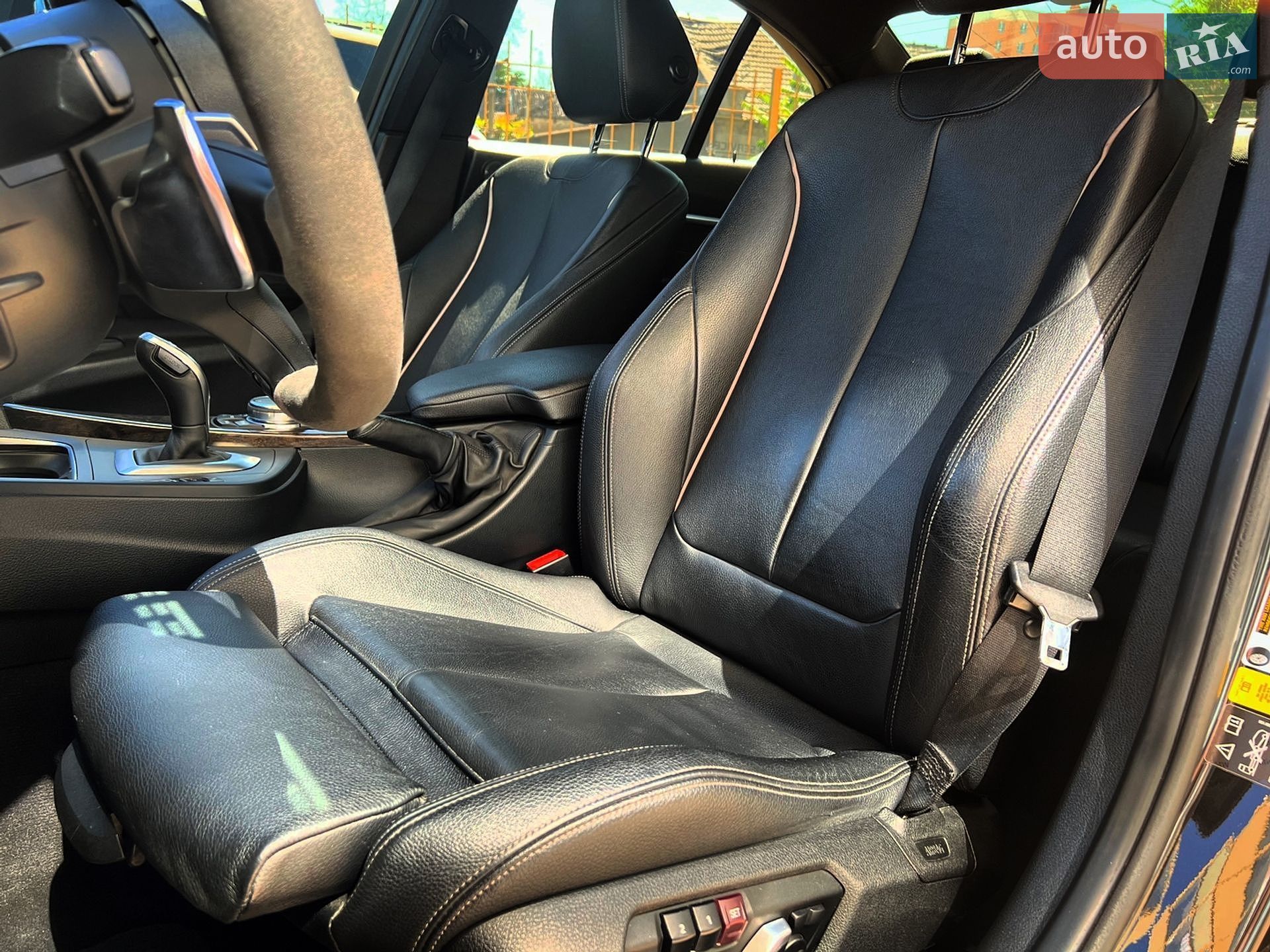 BMW 3 Series 2016 VIN WBA8B7G55GNT95407 фото оголошення 10 з 26
