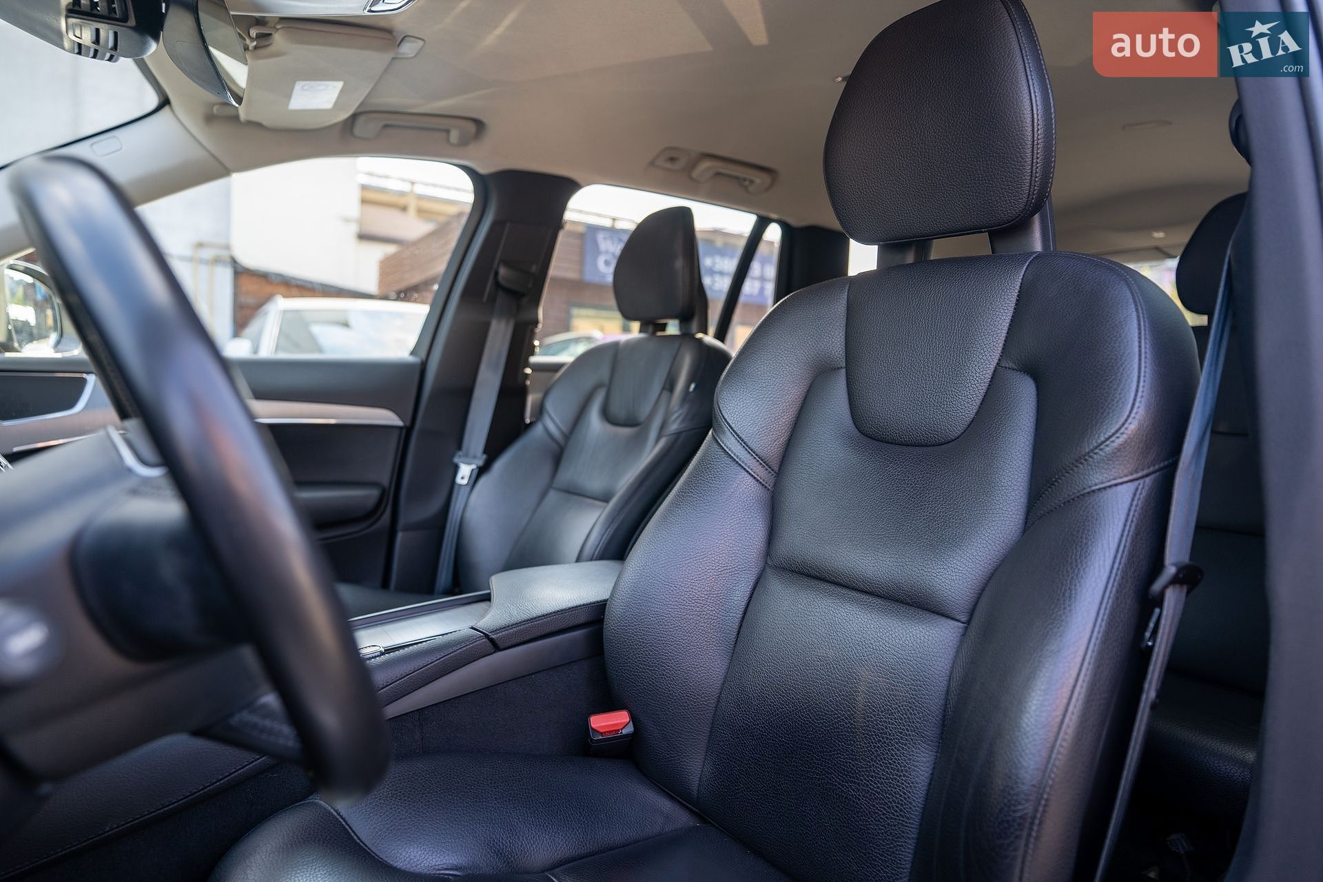 Volvo Xc90 2019 VIN YV1LCK2UCL1566961 фото оголошення 18 з 27