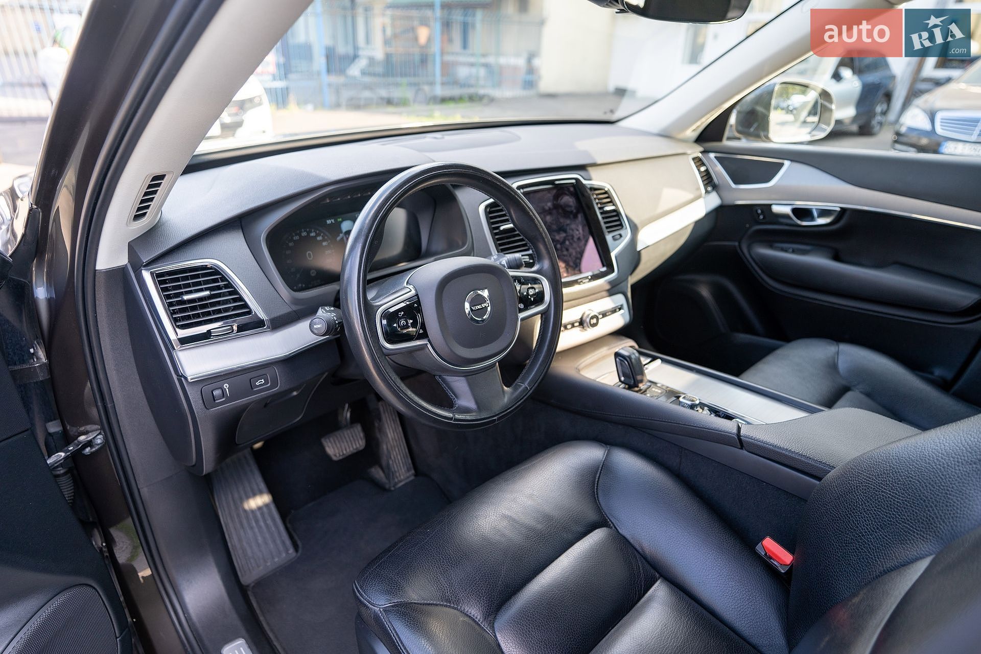 Volvo Xc90 2019 VIN YV1LCK2UCL1566961 фото оголошення 17 з 27