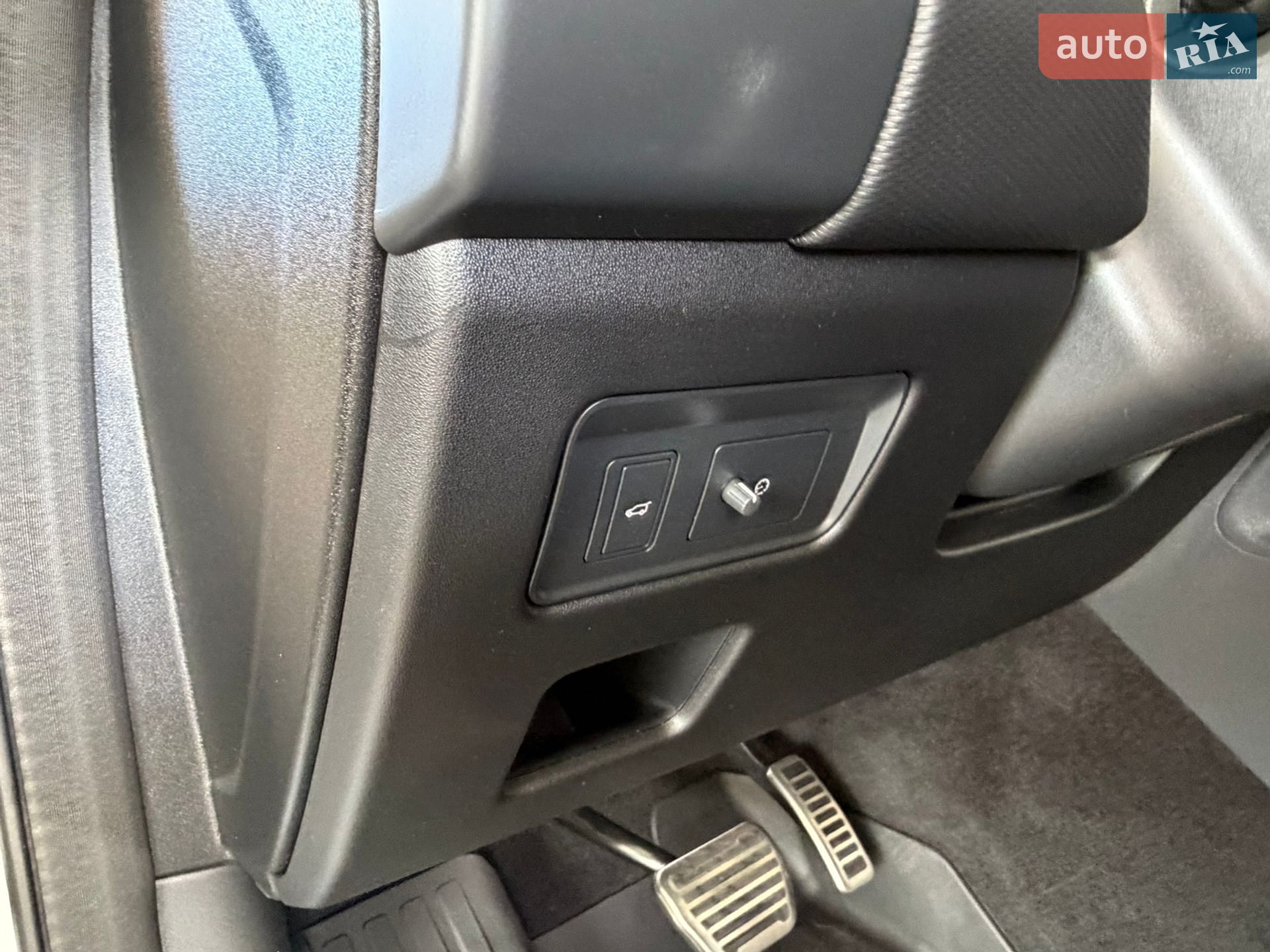 Land Rover Discovery 2021 VIN SALRT4EU9N2462126 фото оголошення 15 з 46