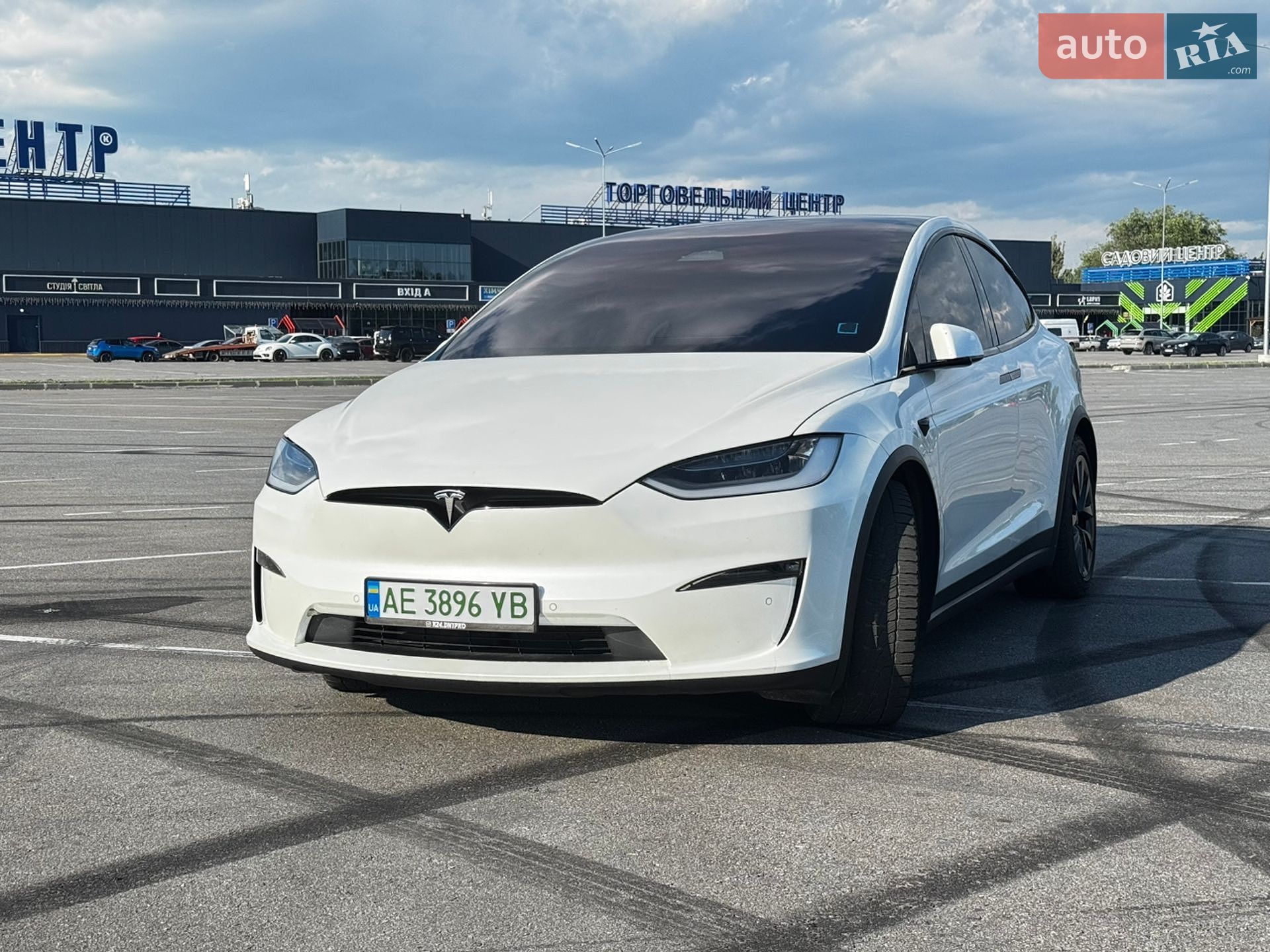 Tesla Model X 2022 VIN 7SAXCBE6XNF354943 фото оголошення 2 з 19
