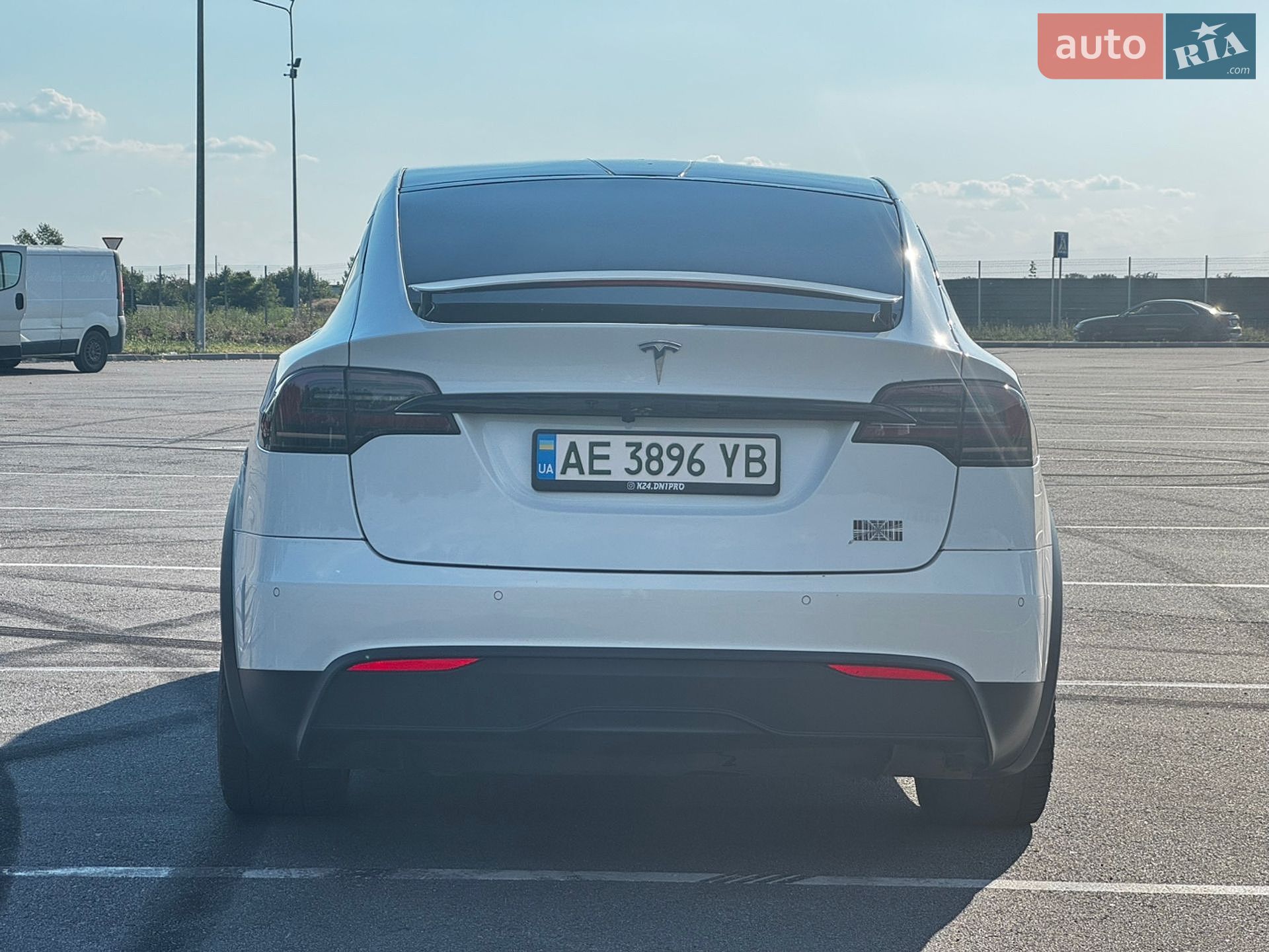 Tesla Model X 2022 VIN 7SAXCBE6XNF354943 фото оголошення 7 з 19