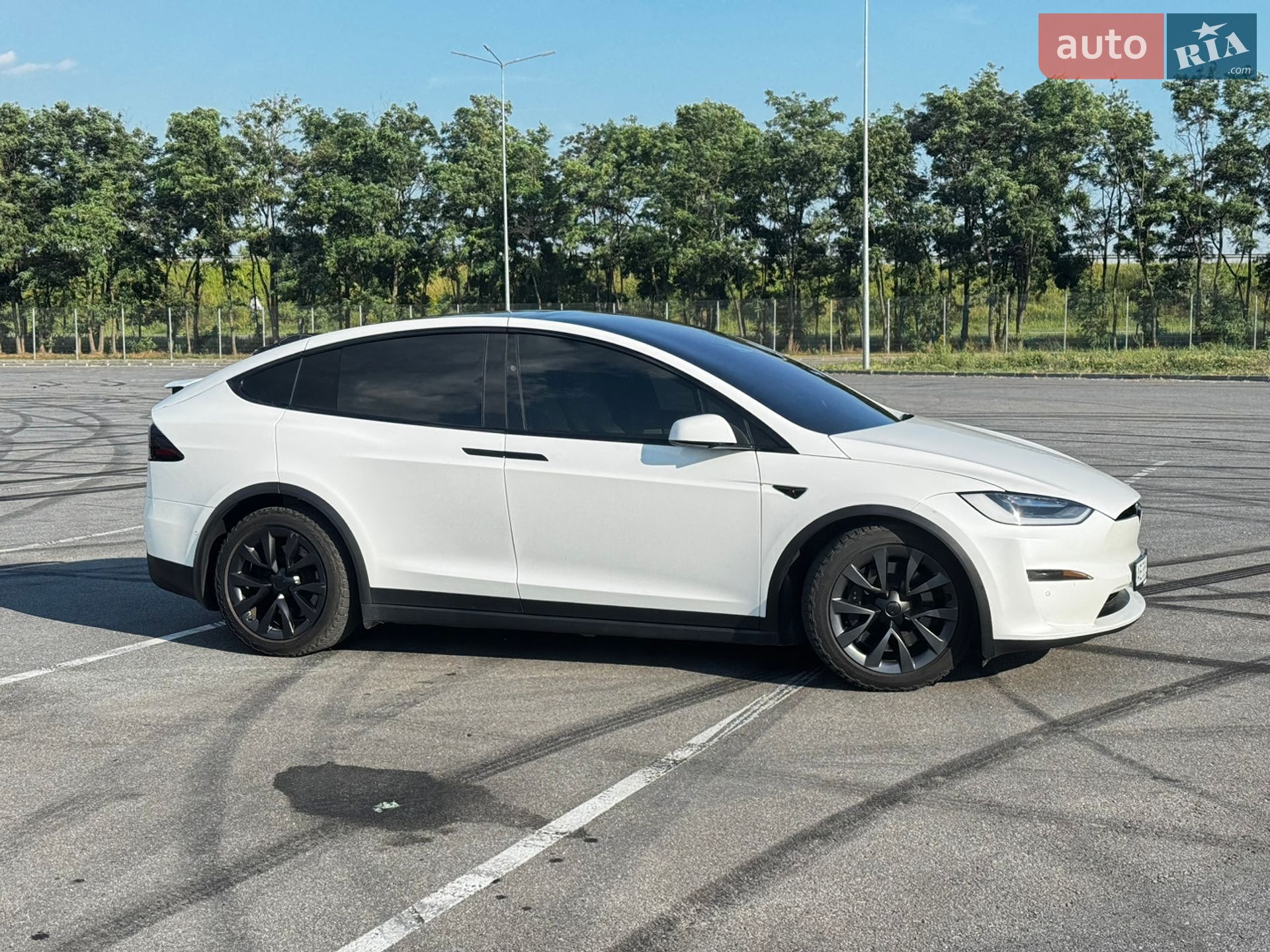 Tesla Model X 2022 VIN 7SAXCBE6XNF354943 фото оголошення 10 з 19