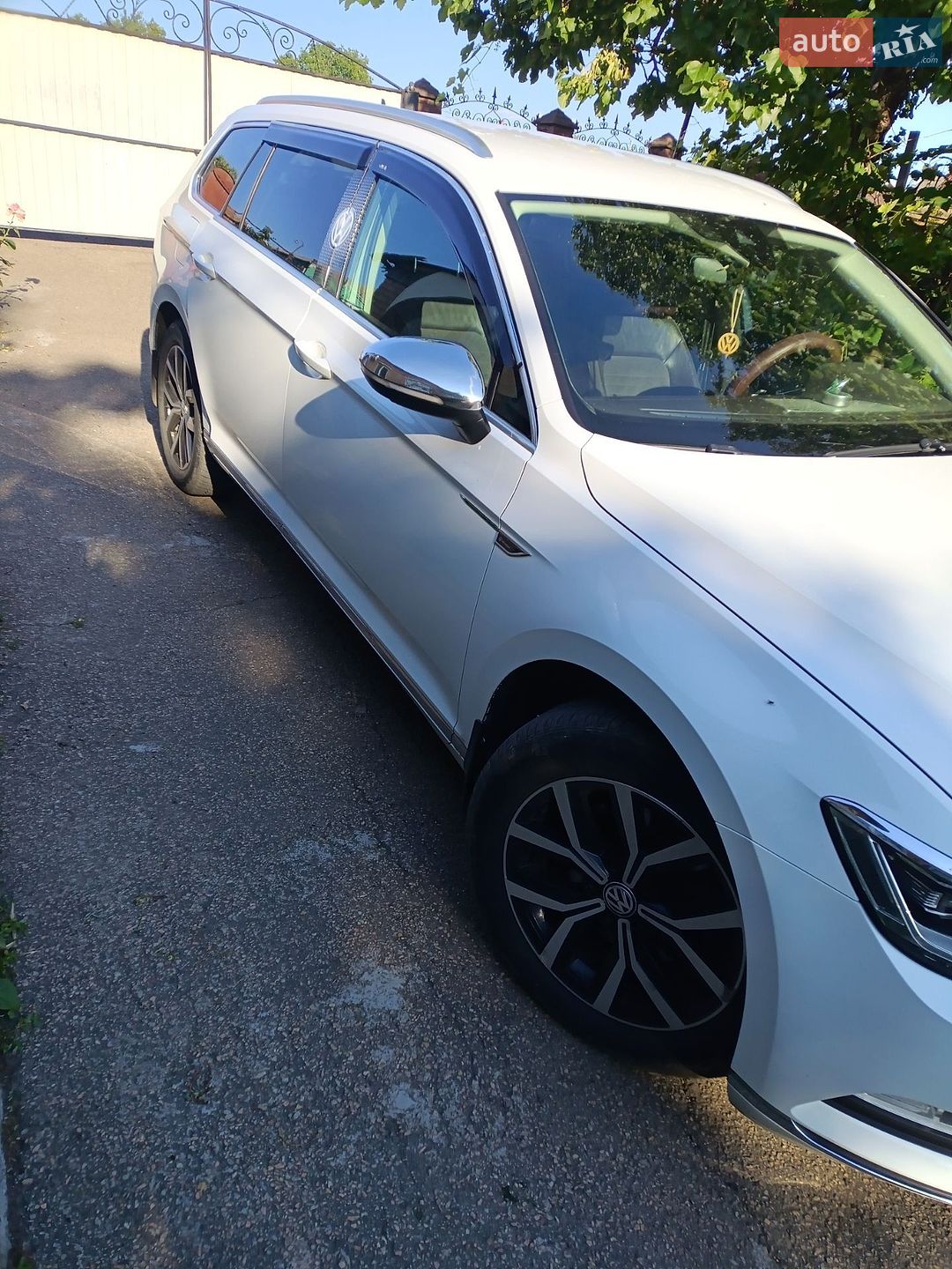 Volkswagen Passat 2015 VIN WVWZZZ3CZGE112690 фото оголошення 6 з 13