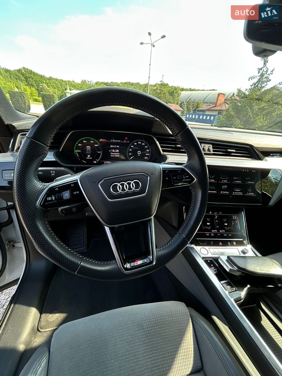 Audi e-tron Sportback 2020 VIN WAUZZZGE6LB039247 фото оголошення 16 з 31