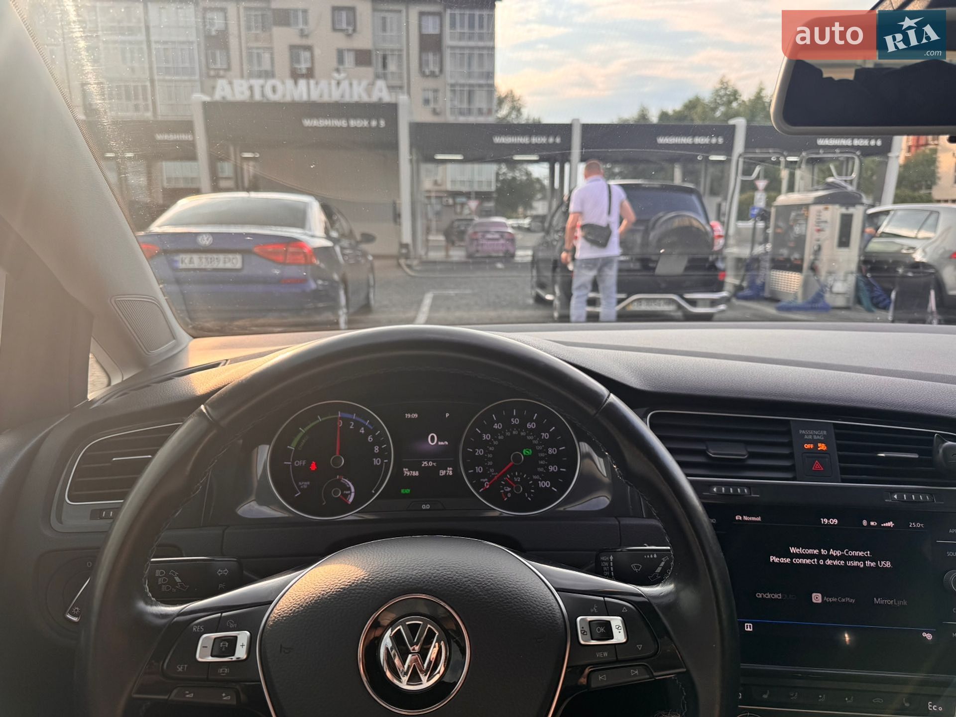 Volkswagen e-Golf 2019 VIN WVWKR7AU5KW915483 фото оголошення 20 з 24