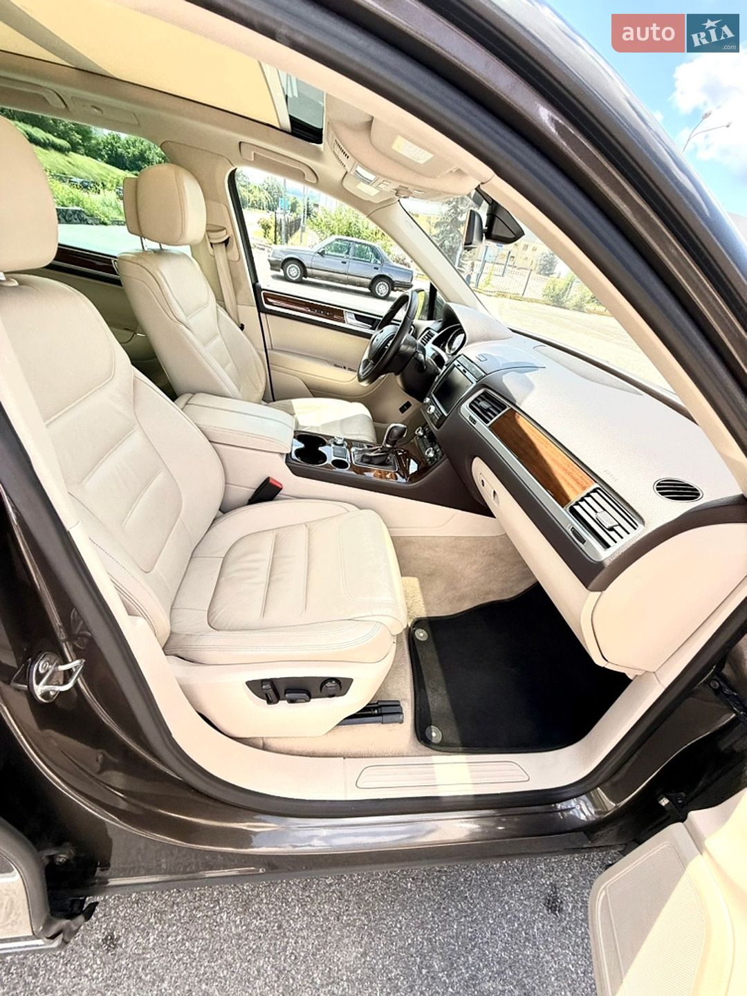 Volkswagen Touareg 2014 VIN WVGEF9BPXFD002032 фото оголошення 13 з 28
