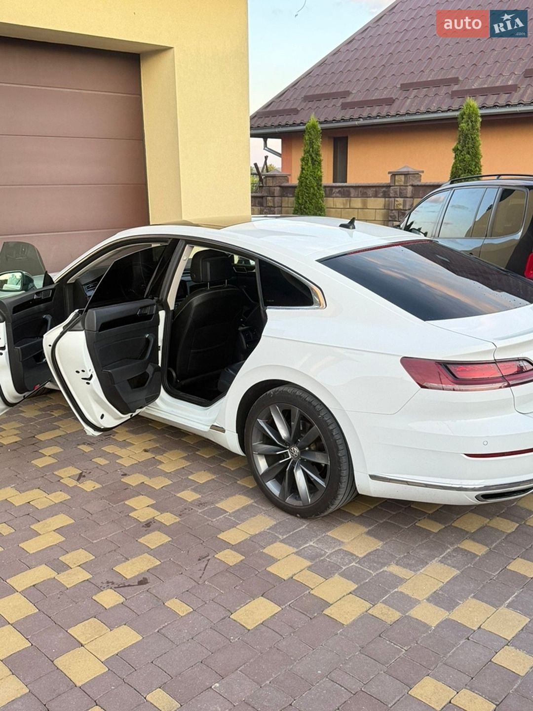 Volkswagen Arteon 2019 VIN WVWZZZ3HZLE009316 фото оголошення 8 з 12