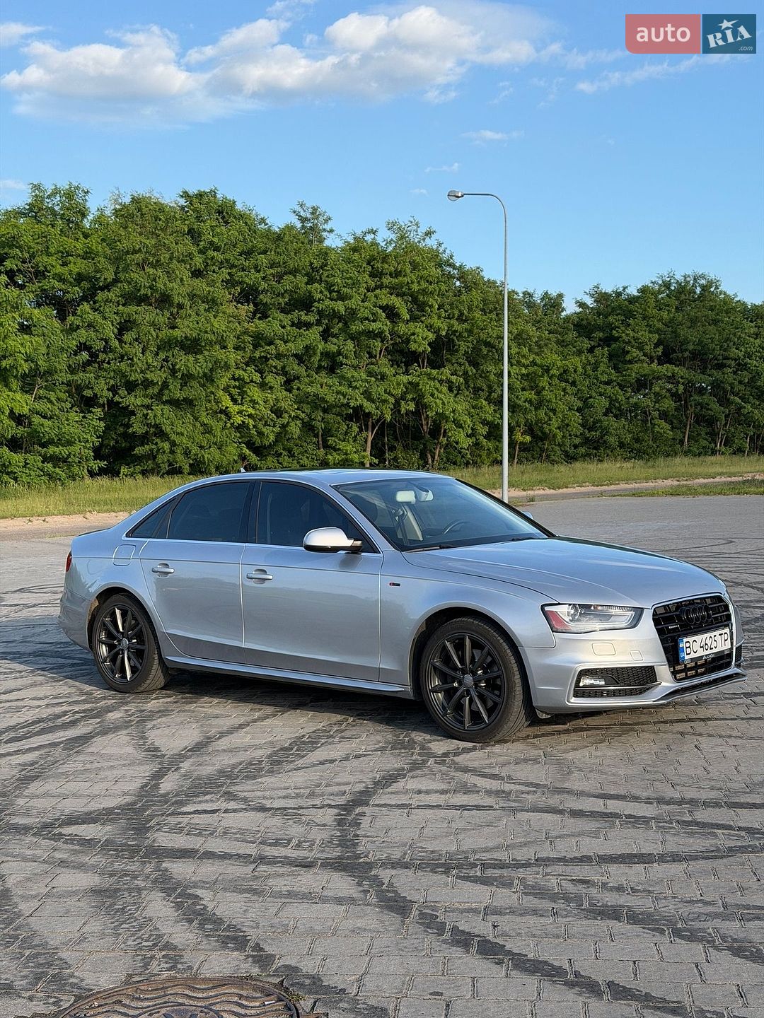 Audi A4 2015 VIN WAUFFAFL6GN015936 фото оголошення 2 з 29