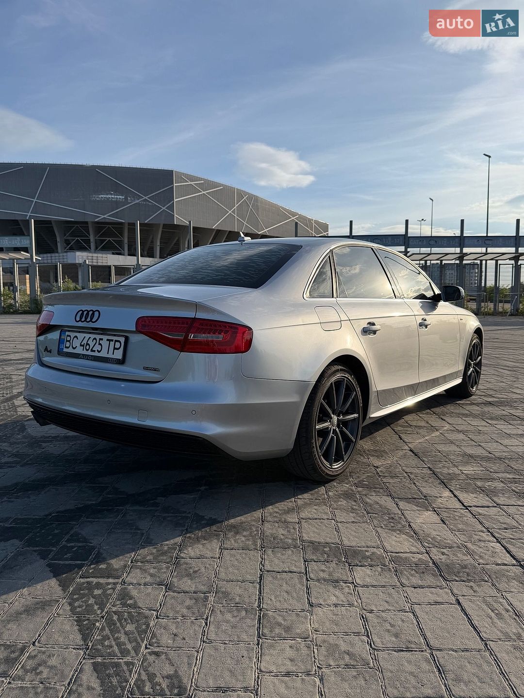 Audi A4 2015 VIN WAUFFAFL6GN015936 фото оголошення 5 з 29