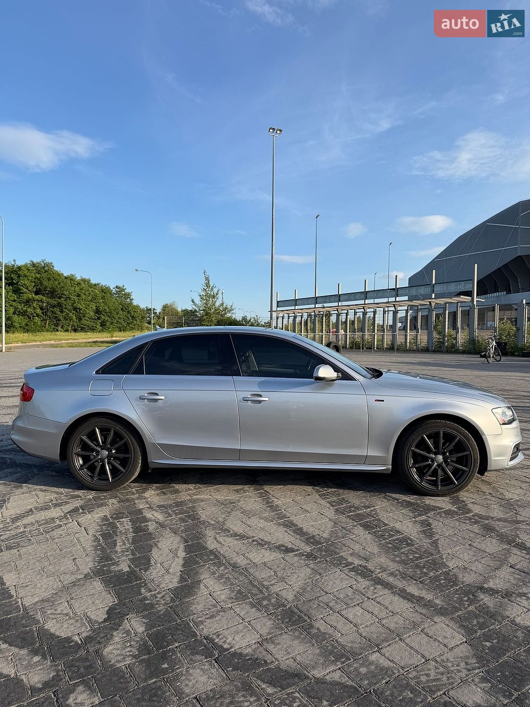 Audi A4 2015 VIN WAUFFAFL6GN015936 фото оголошення 3 з 29