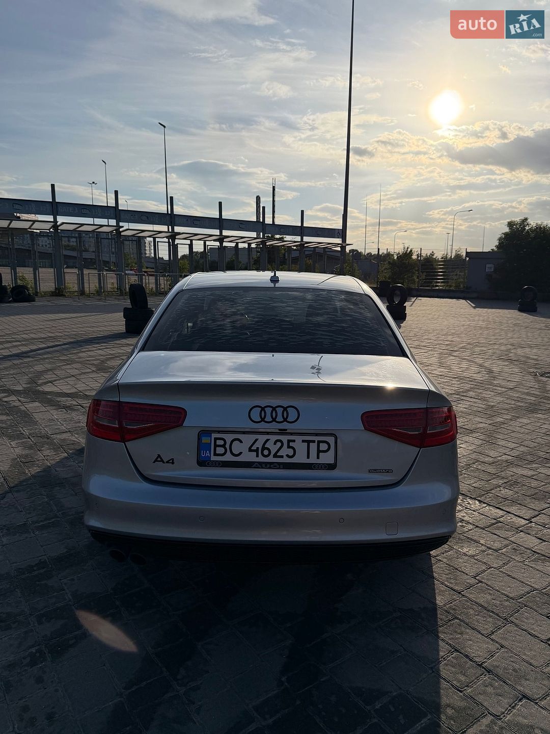 Audi A4 2015 VIN WAUFFAFL6GN015936 фото оголошення 6 з 29
