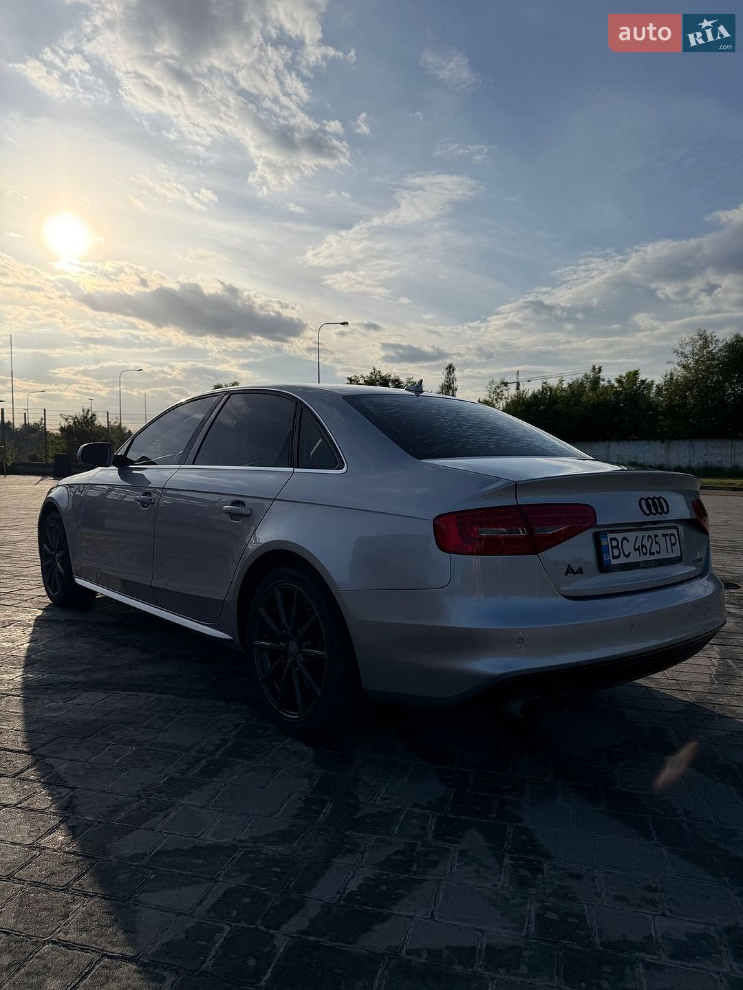 Audi A4 2015 VIN WAUFFAFL6GN015936 фото оголошення 7 з 29