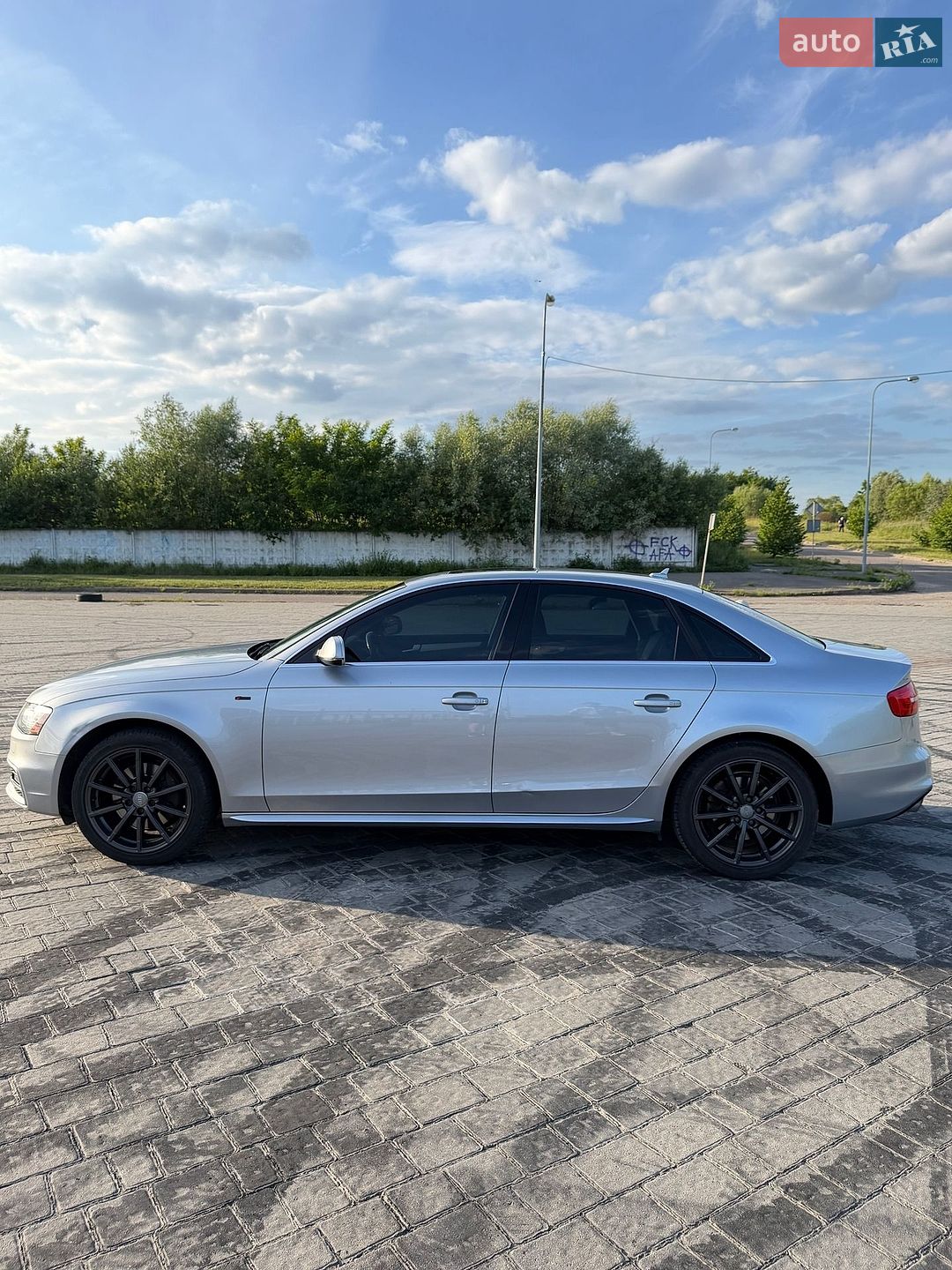 Audi A4 2015 VIN WAUFFAFL6GN015936 фото оголошення 8 з 29