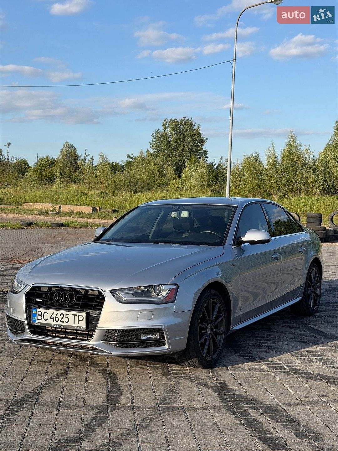 Audi A4 2015 VIN WAUFFAFL6GN015936 фото оголошення 9 з 29