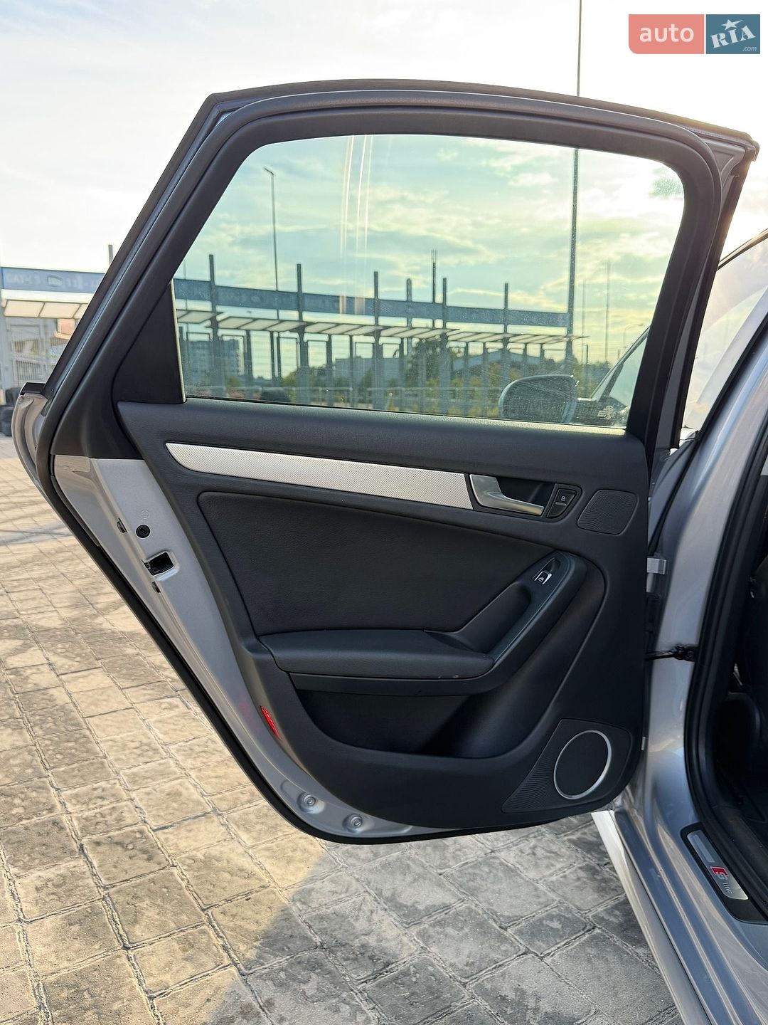 Audi A4 2015 VIN WAUFFAFL6GN015936 фото оголошення 17 з 29