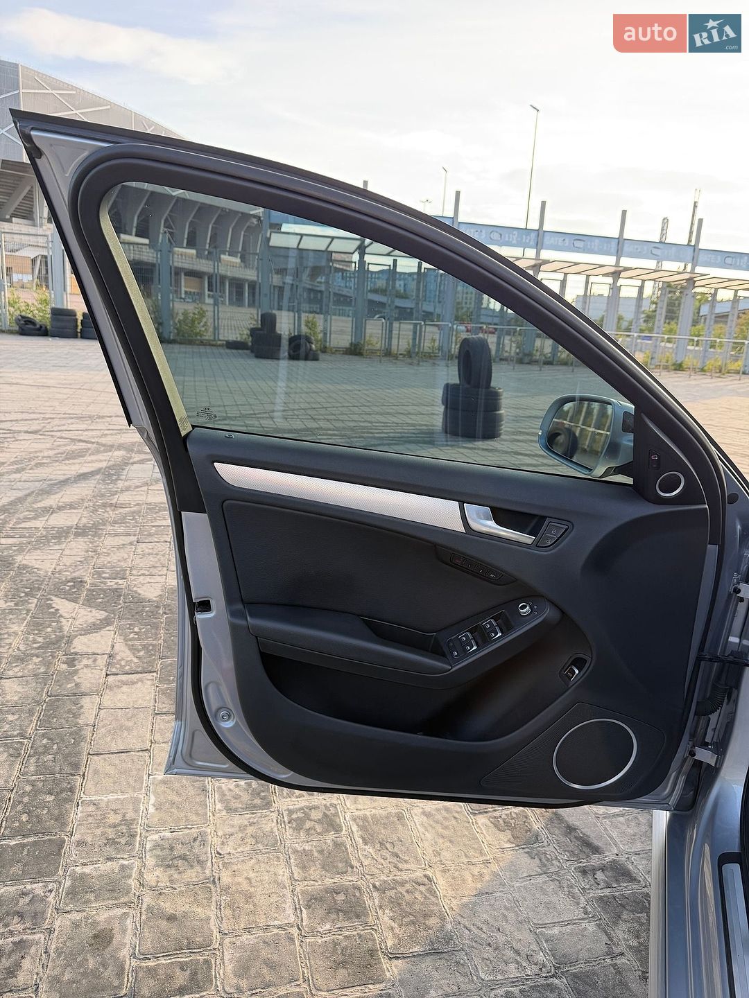 Audi A4 2015 VIN WAUFFAFL6GN015936 фото оголошення 19 з 29