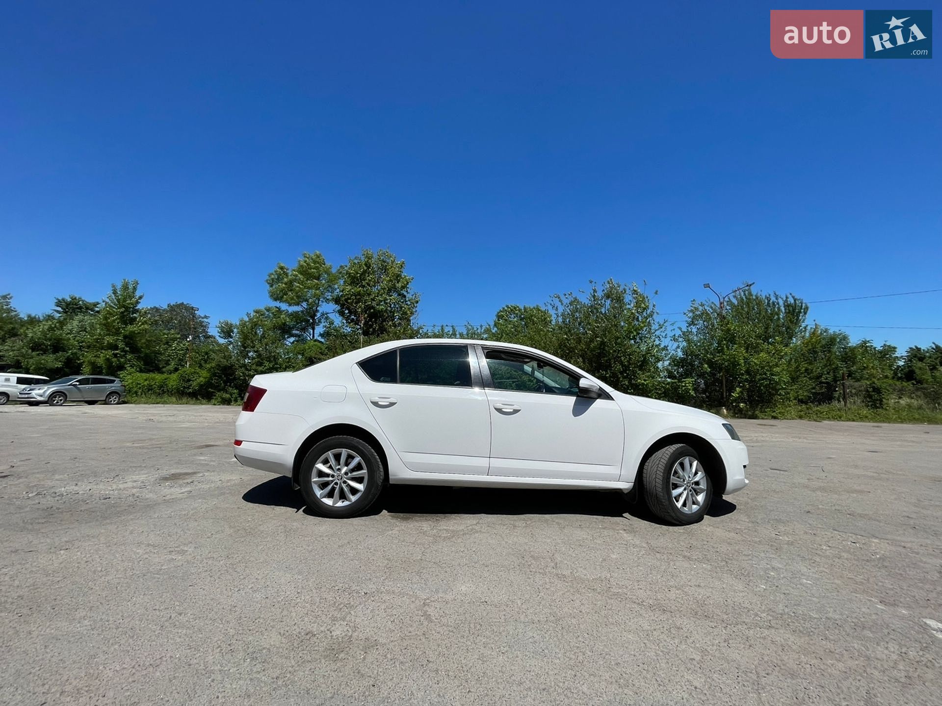 Skoda Octavia 2015 VIN TMBAG7NE4G0093922 фото оголошення 8 з 17