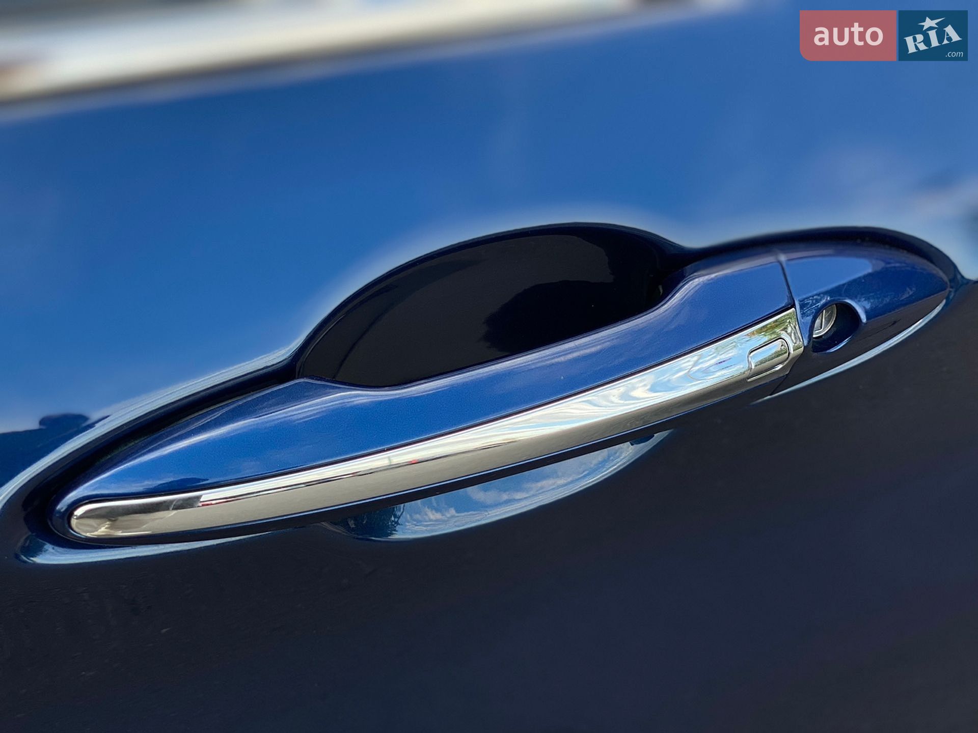 Infiniti Q60 2017 VIN JN1EV7EL8JM391057 фото оголошення 13 з 25