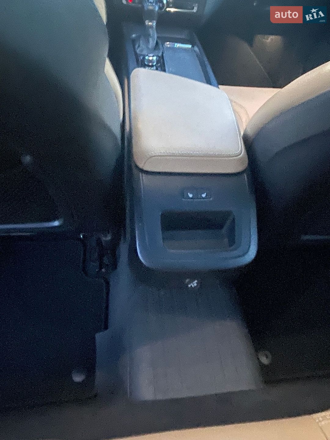 Volvo V60 Cross Country 2019 VIN YV4102WKXL1040896 фото оголошення 8 з 30