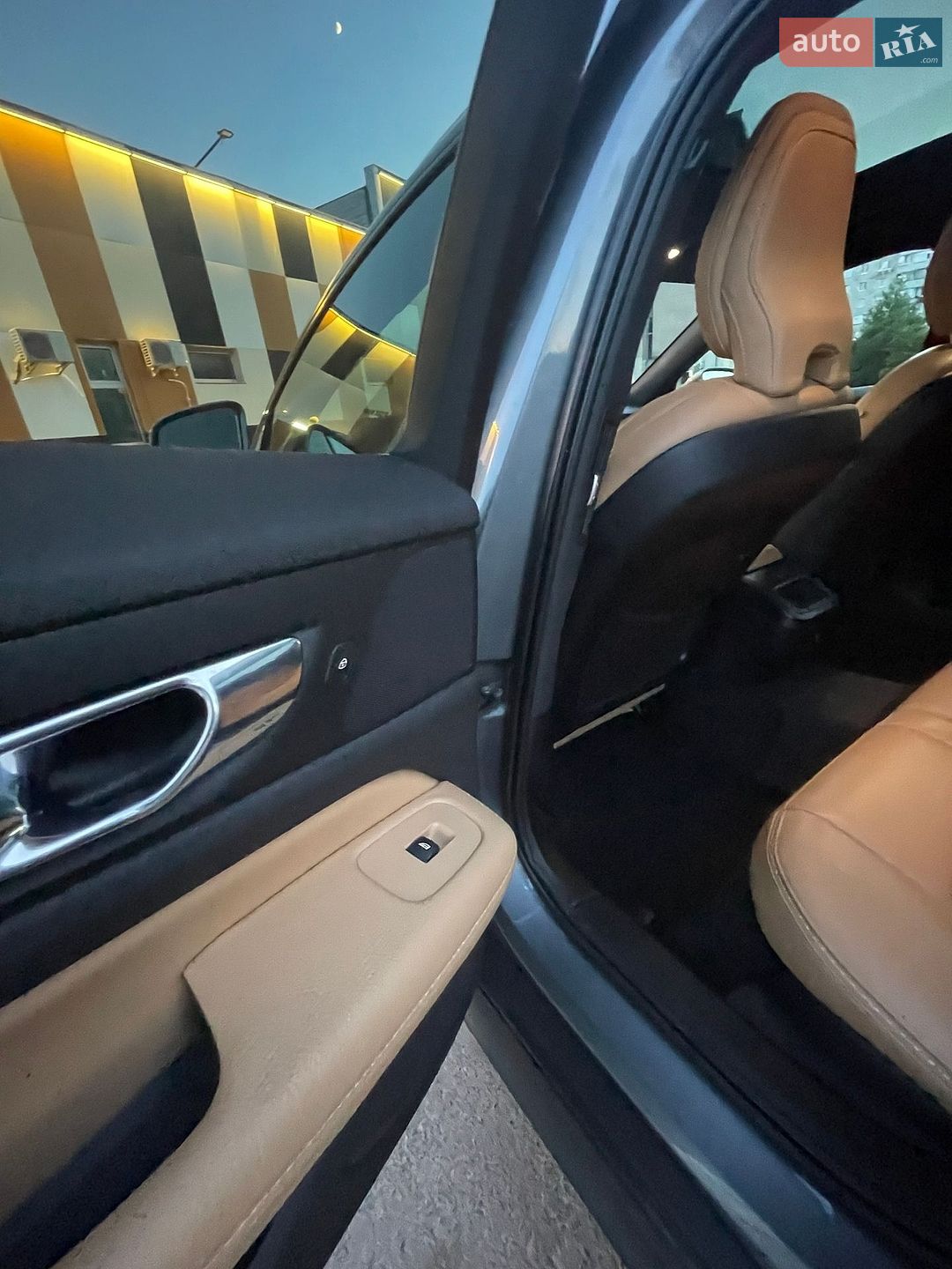 Volvo V60 Cross Country 2019 VIN YV4102WKXL1040896 фото оголошення 11 з 30