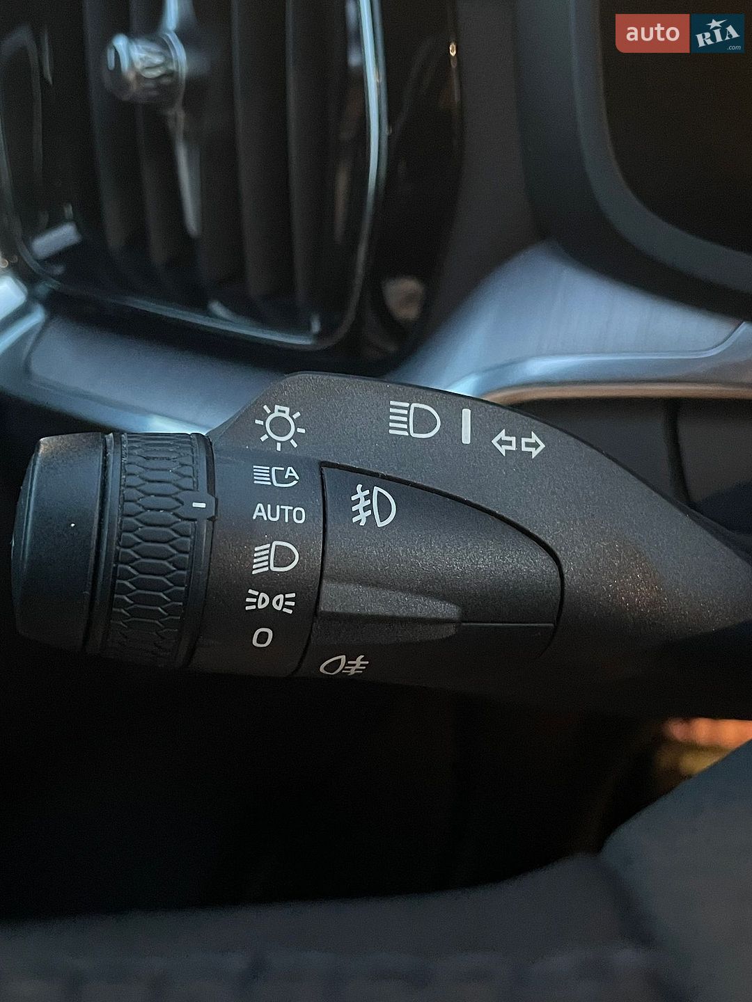 Volvo V60 Cross Country 2019 VIN YV4102WKXL1040896 фото оголошення 14 з 30