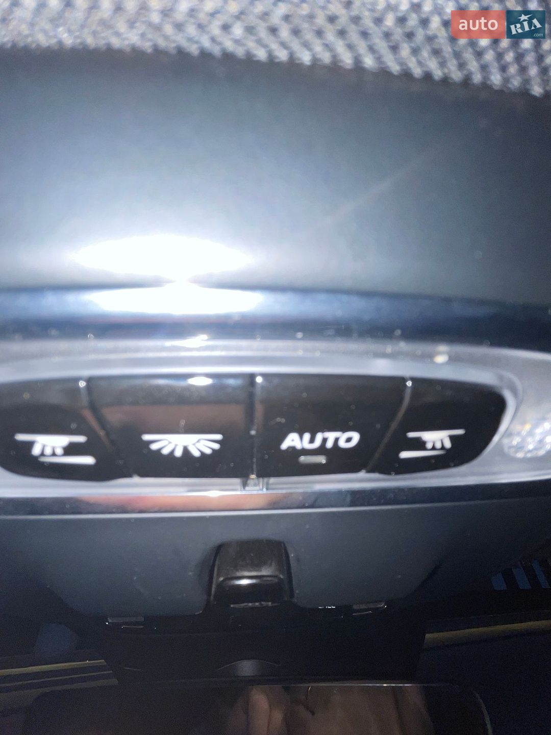 Volvo V60 Cross Country 2019 VIN YV4102WKXL1040896 фото оголошення 23 з 30