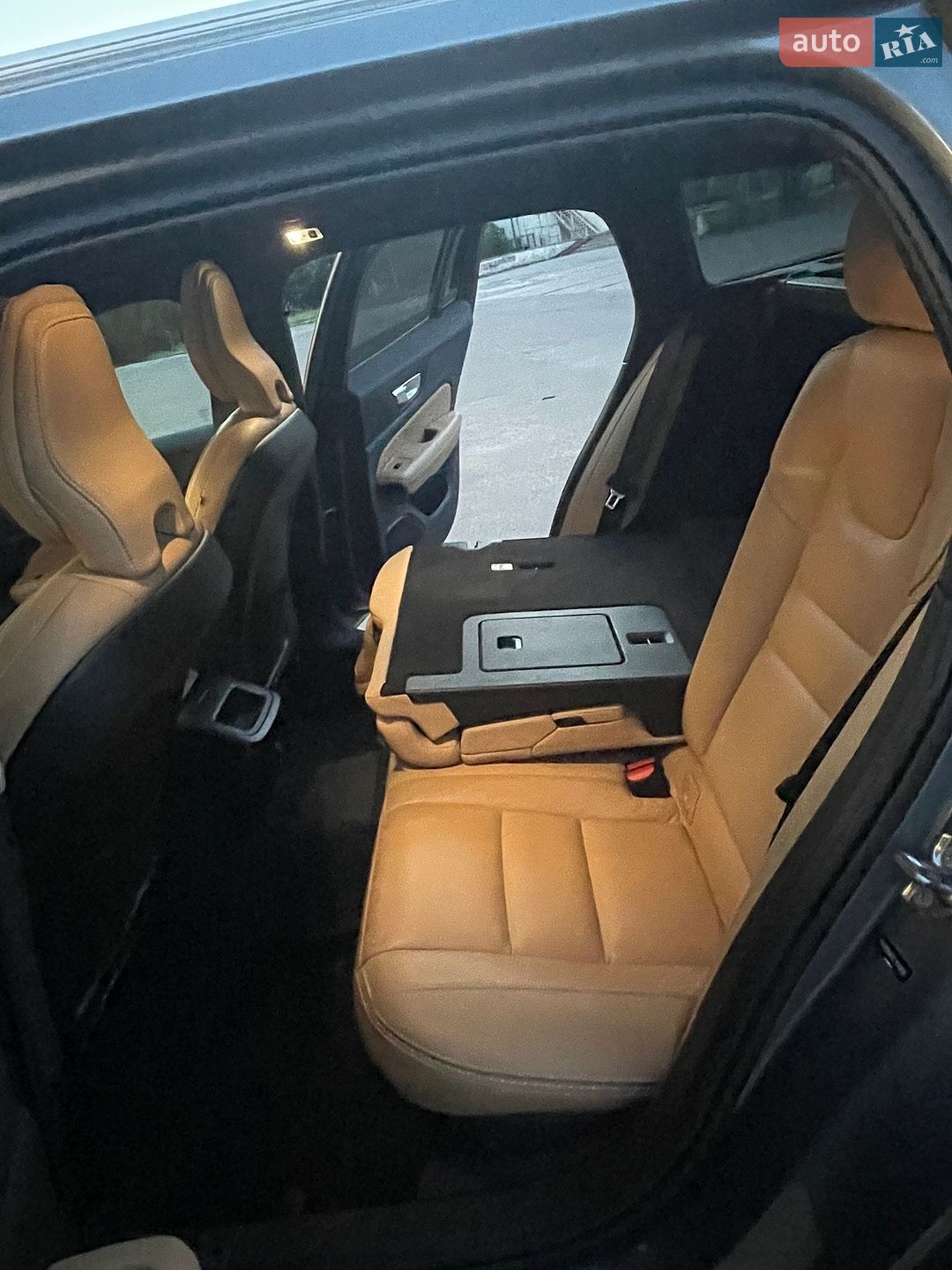Volvo V60 Cross Country 2019 VIN YV4102WKXL1040896 фото оголошення 25 з 30