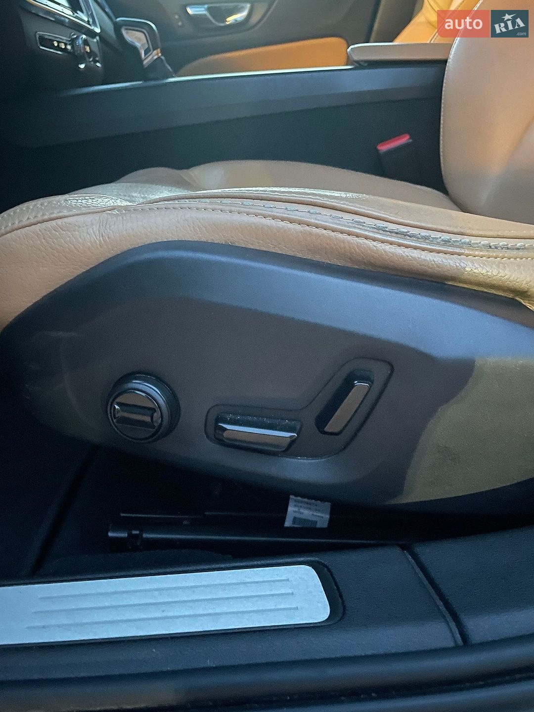 Volvo V60 Cross Country 2019 VIN YV4102WKXL1040896 фото оголошення 27 з 30